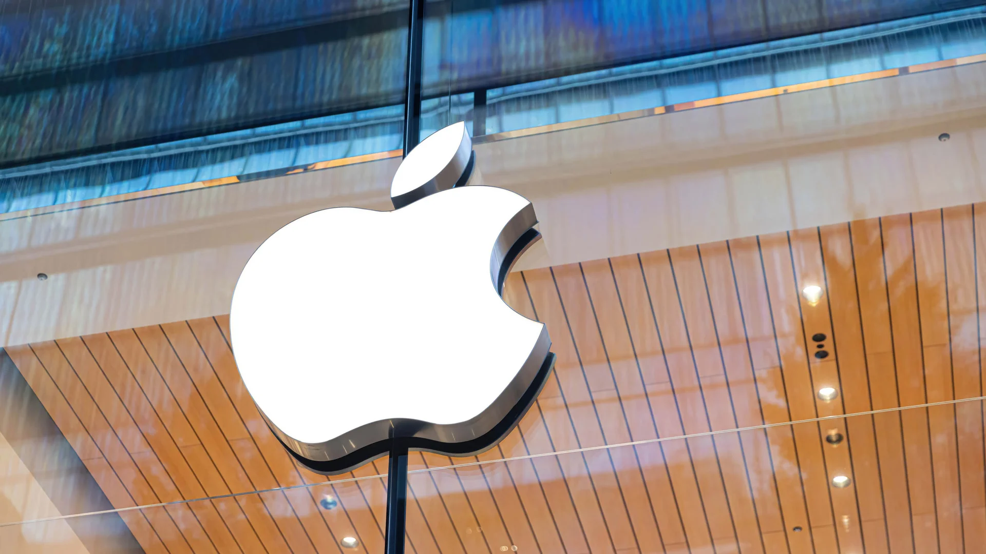 Apple Tells Its Story Through 2 Voices. How Your Company Can Do the Same