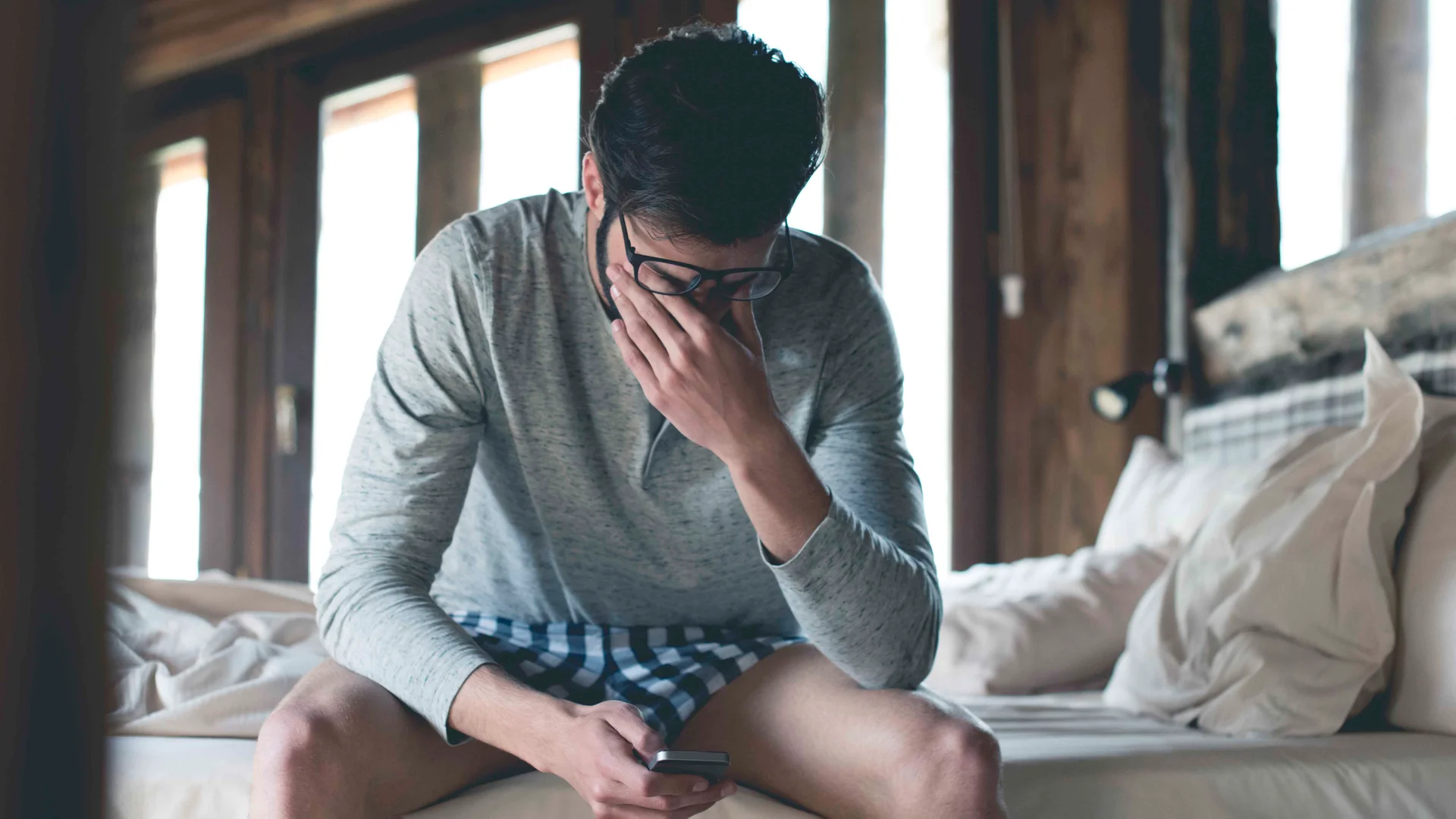 6 Things You Should Never Do First Thing in the Morning