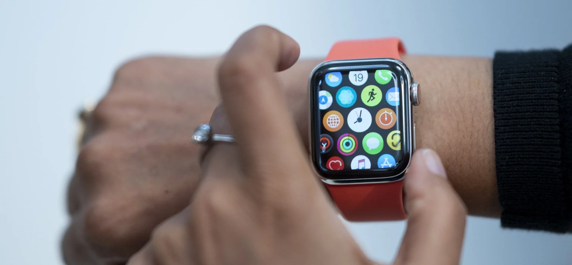 Do you need your phone on you to use apple watch online