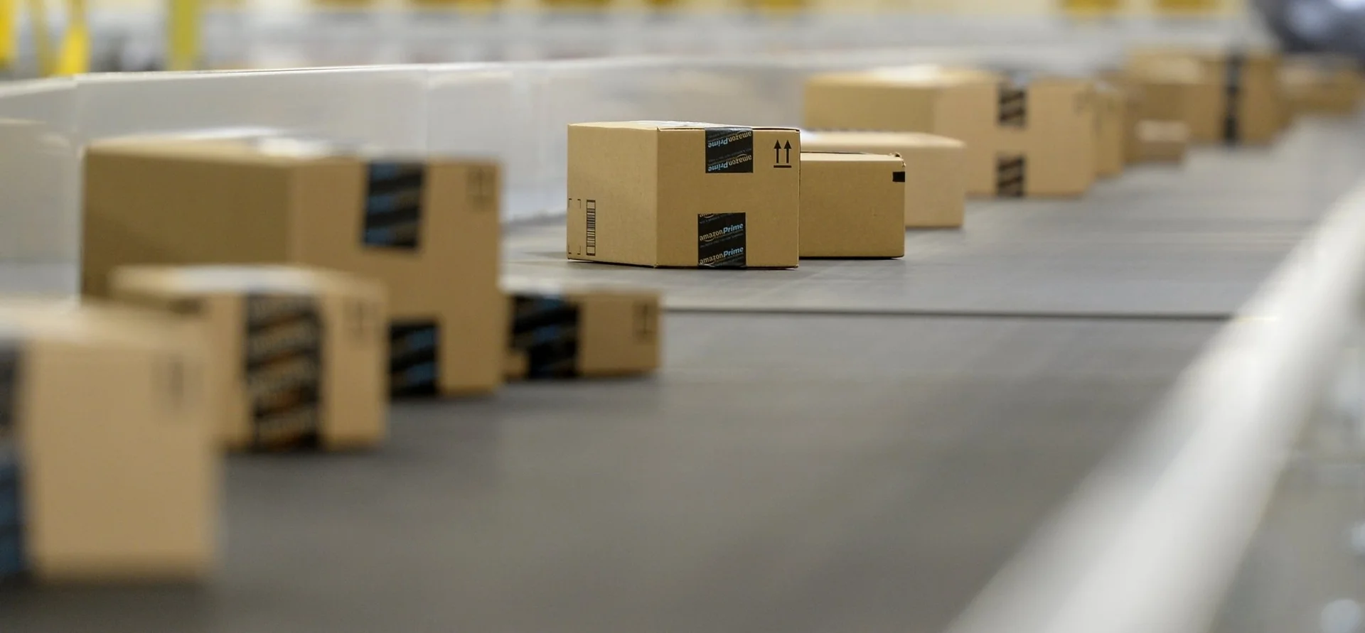 Amid Retail Crisis, Amazon Could Be the First $1 Trillion Company, Says ...