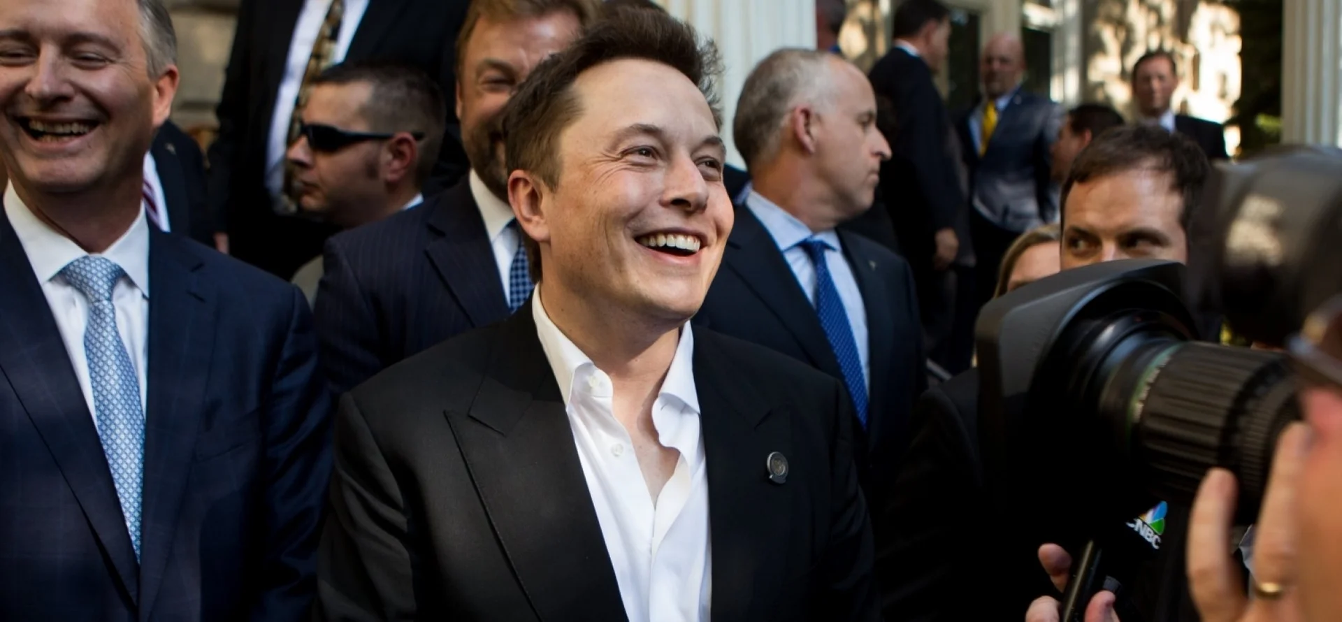 Tesla Breaks Record, Delivers 25,000 Electric Cars in Q1