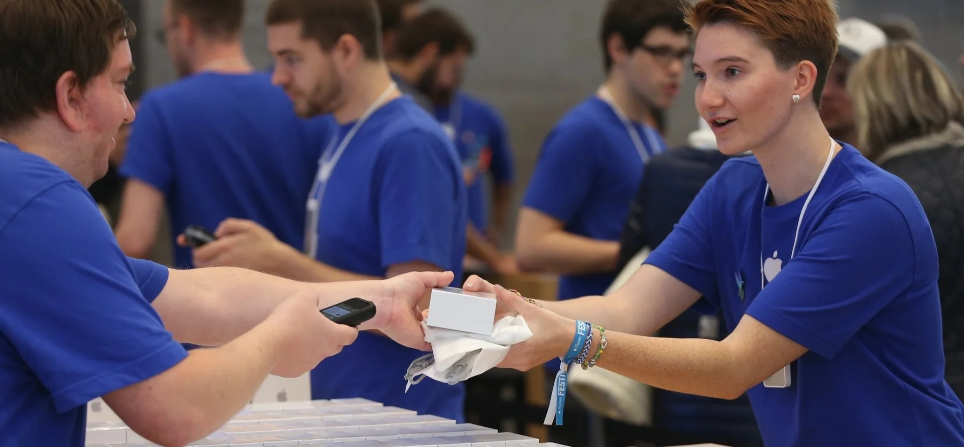 The 11 Weirdest Aspects of Working at an Apple Store