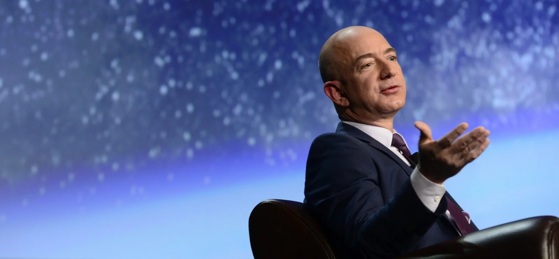 Lord Bezos The Bezos Way: 3 Powerful Takeaways About His Captivating Leadership Style