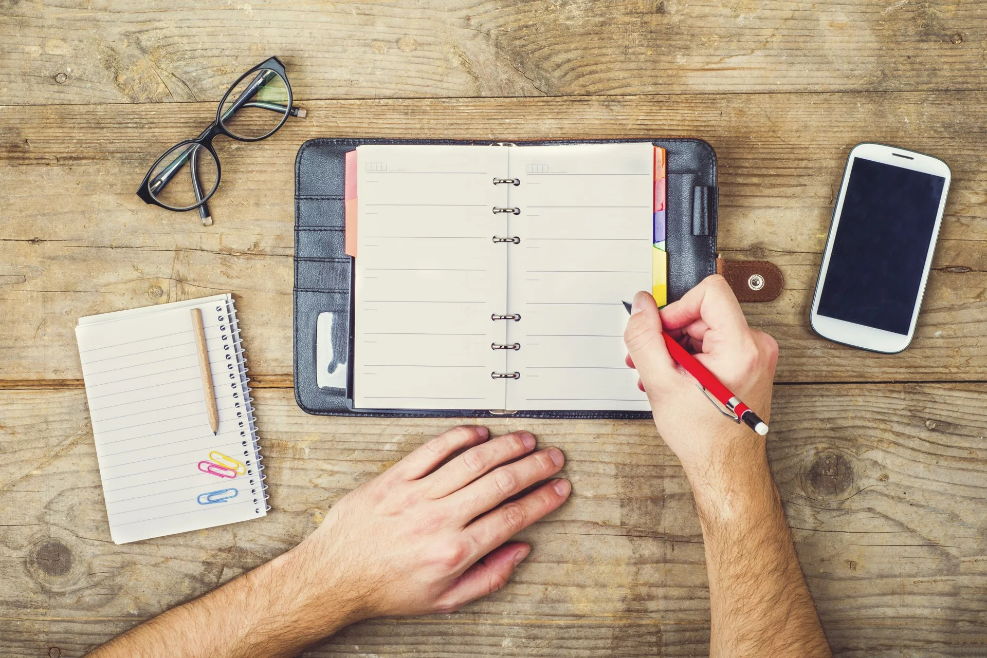 Set Yourself Up for a Successful Week With This 15-Minute Checklist