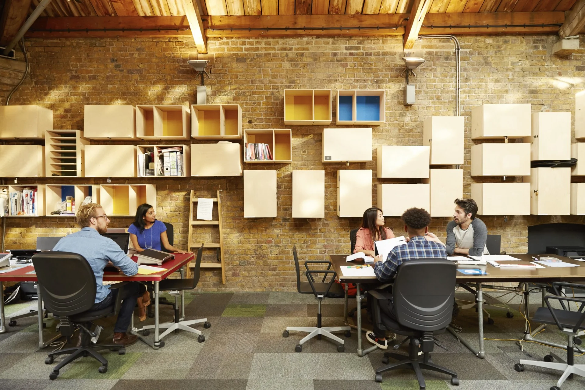 6 Expert Ways to Create an Energizing Work Environment on a Budget