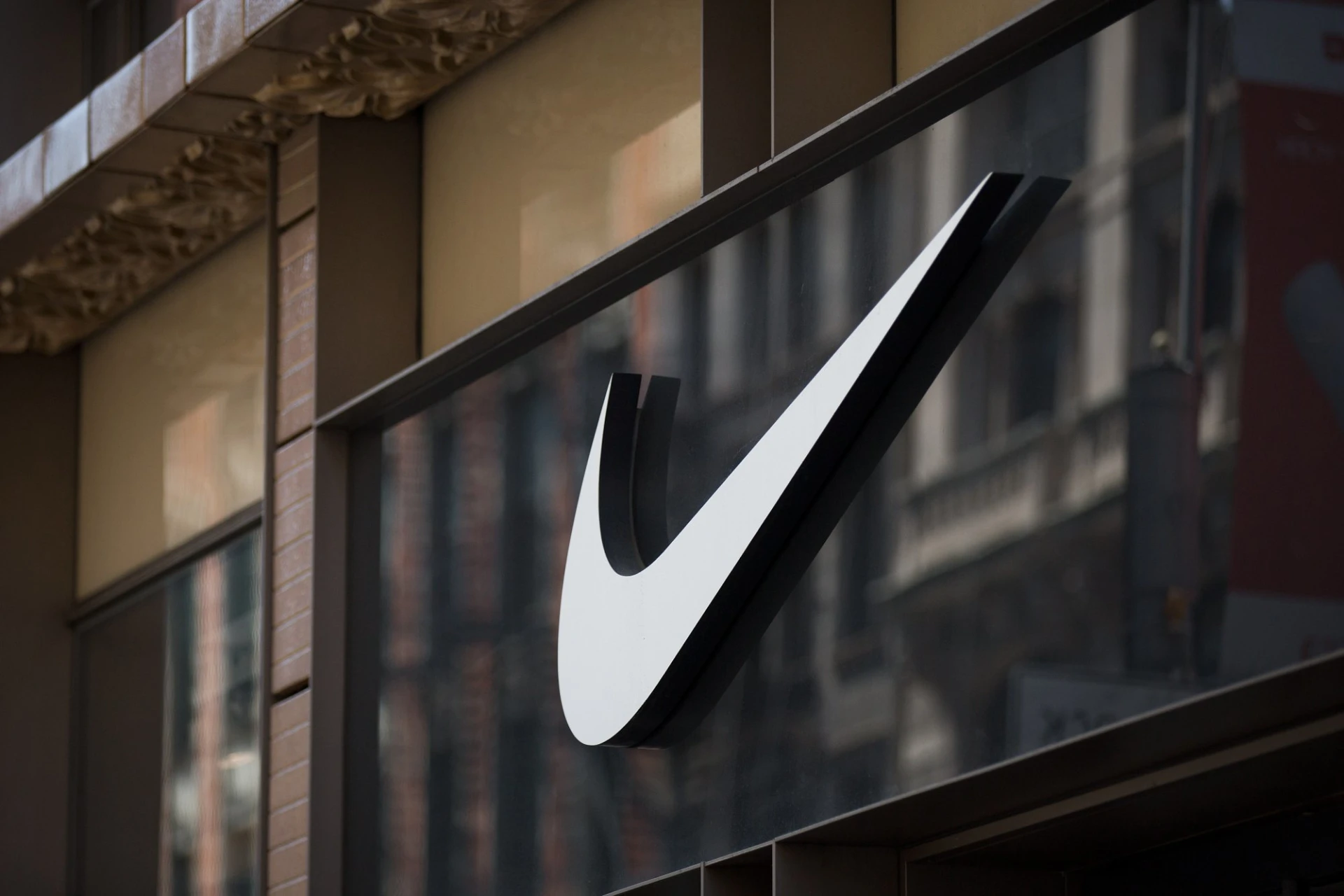 Nike sells discount