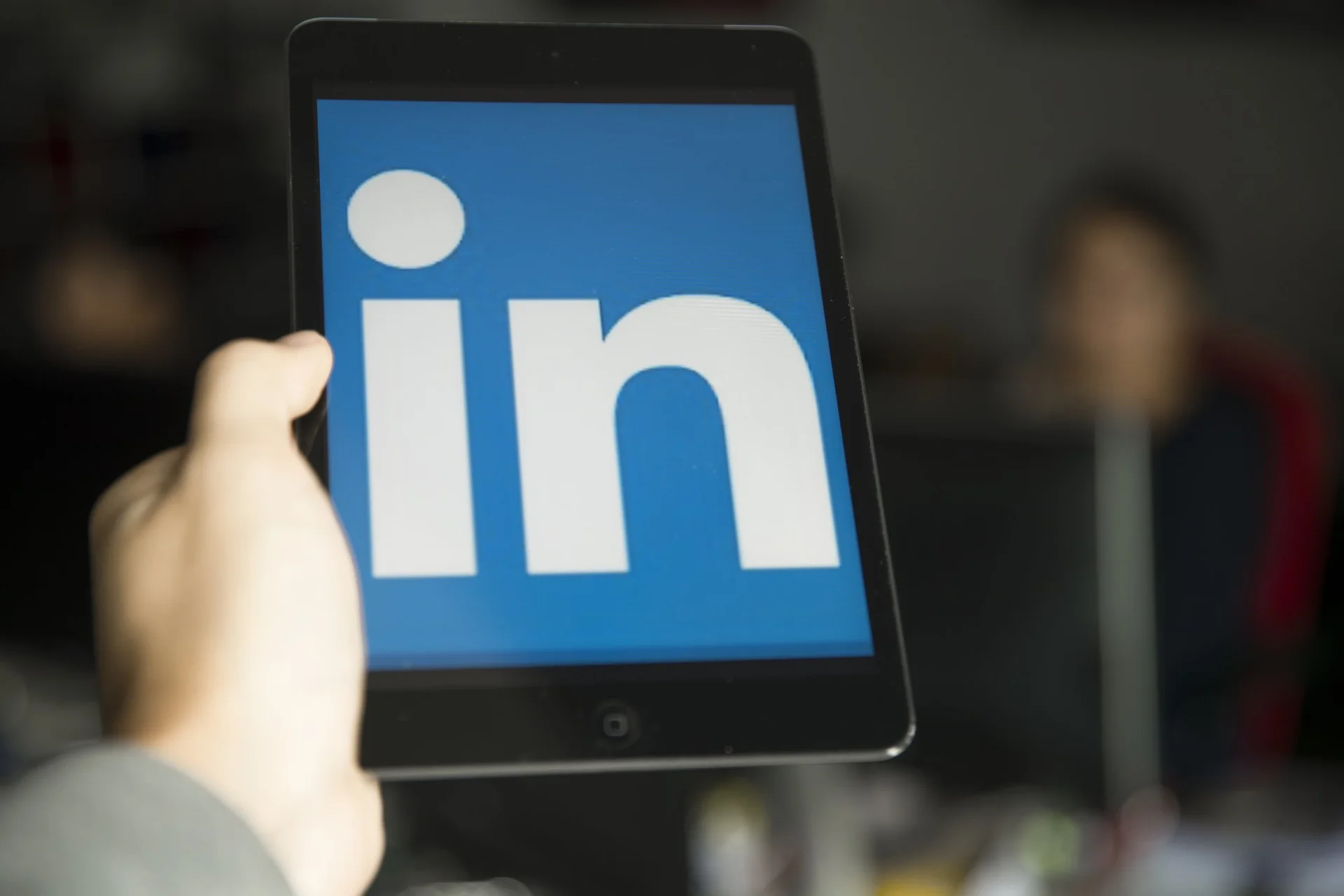 Build Your LinkedIn Business Page Now in 8 Easy Steps