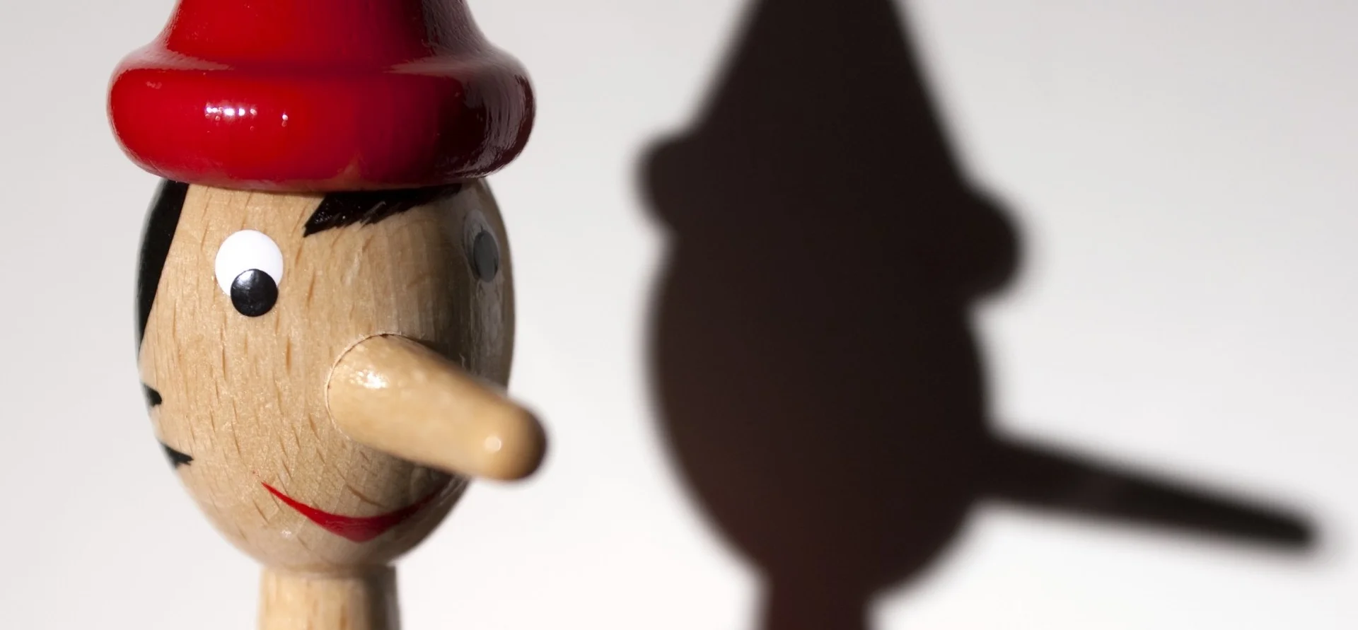How to Spot a Liar, According to True Experts