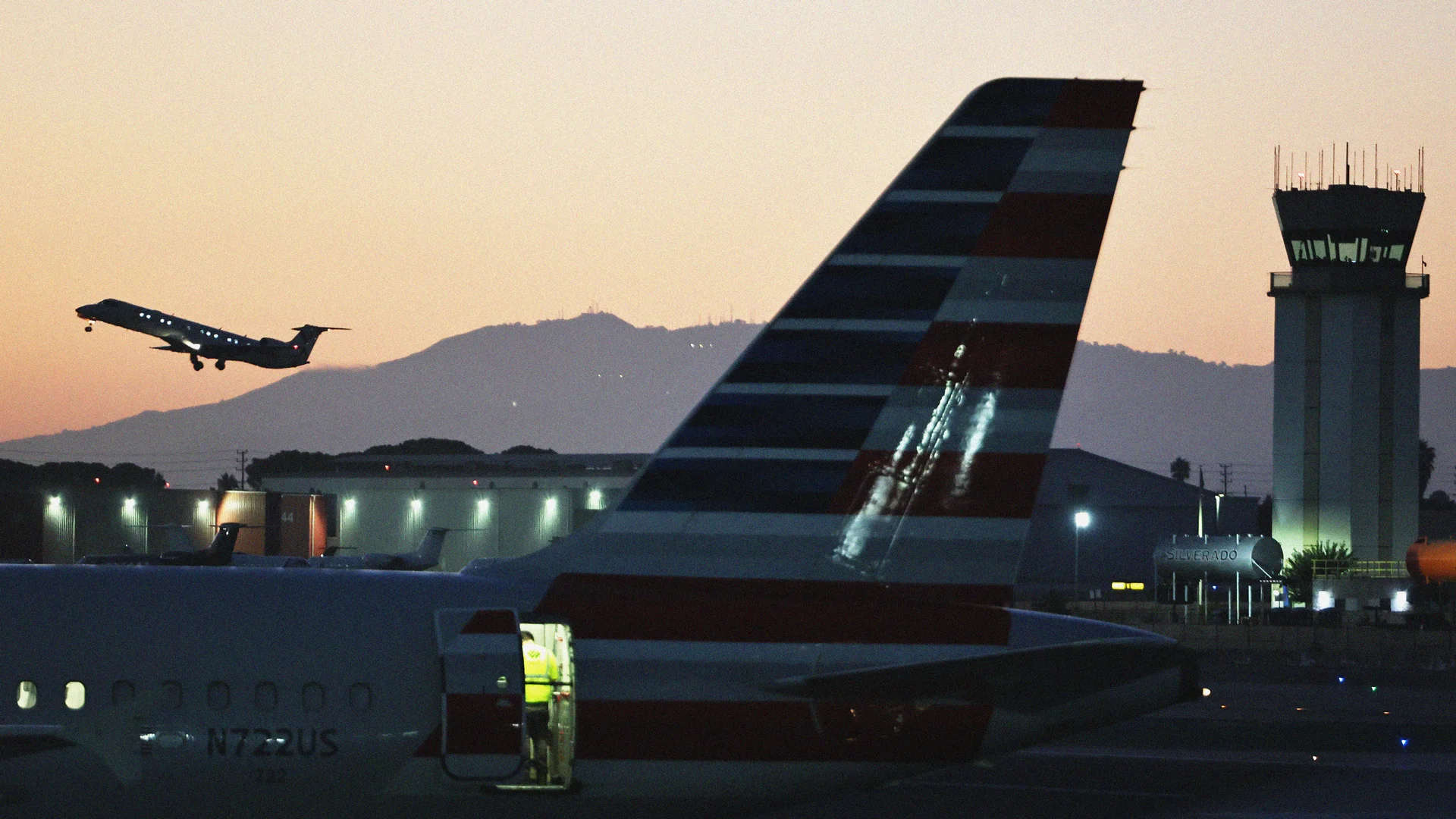 Thousands of Flights Face Delays as Government Shutdown Snarls Air Travel