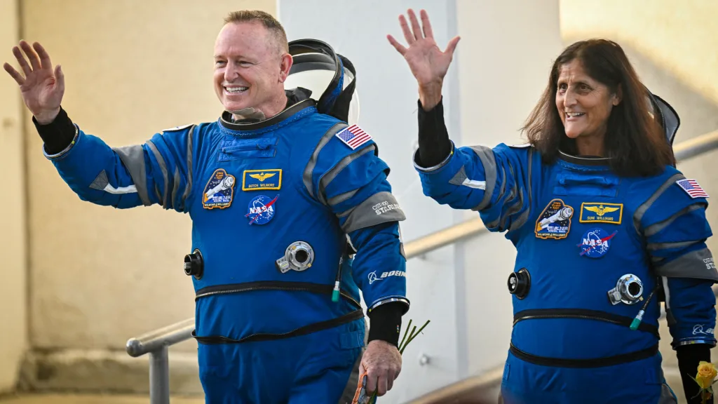 Spacesuit Designs Could Stall Boeing Starliner Astronauts Spacesuit Designs Could Stall Boeing Starliner Astronauts
