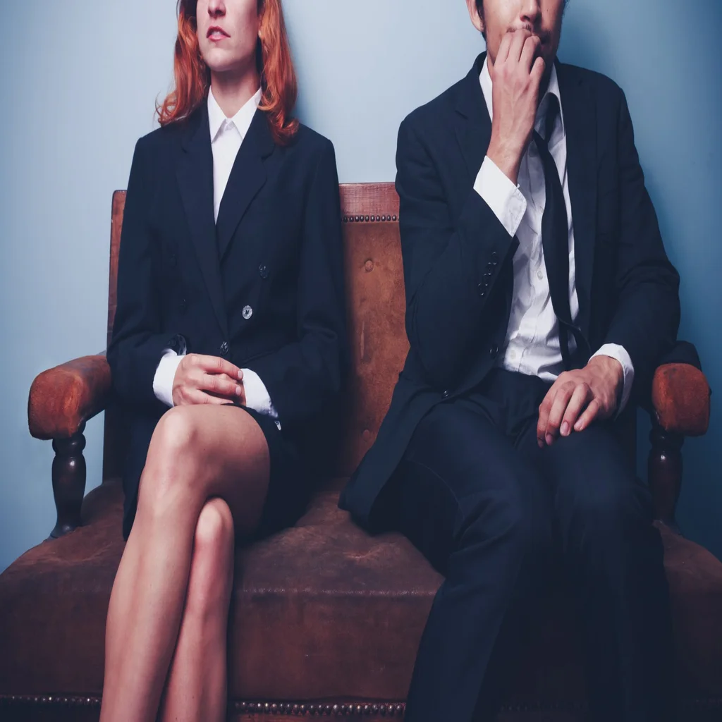 6 Body Language Mistakes That Are Making You Look Unconfident