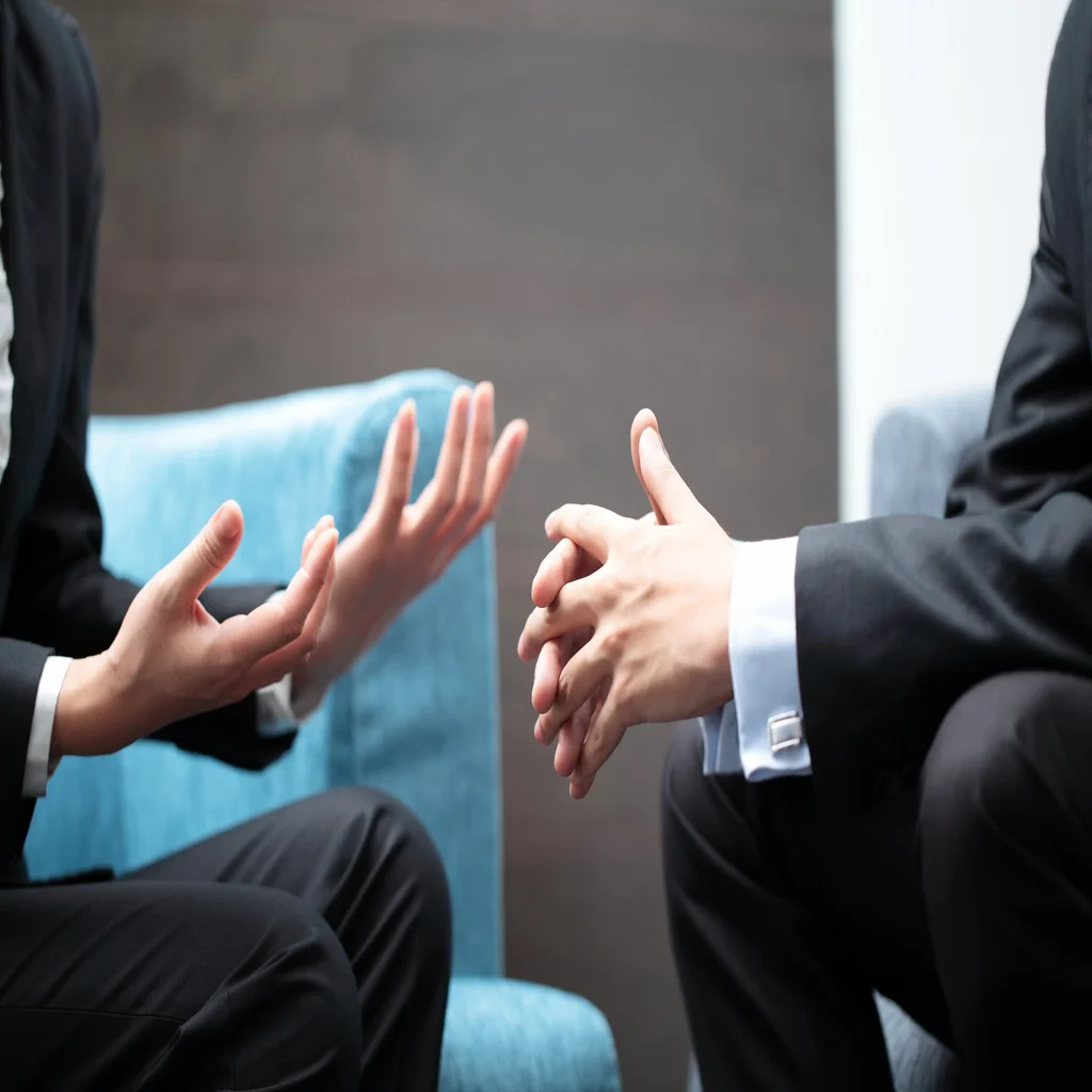 Here's What the Pros Are Saying About Your Professional Body Language