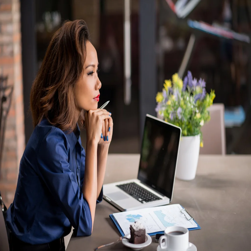 9 Ways Entrepreneurs Think Differently Than Employees