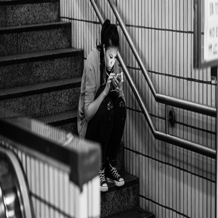 Science Explains Exactly How Your Phone Is Ruining Your Relationships