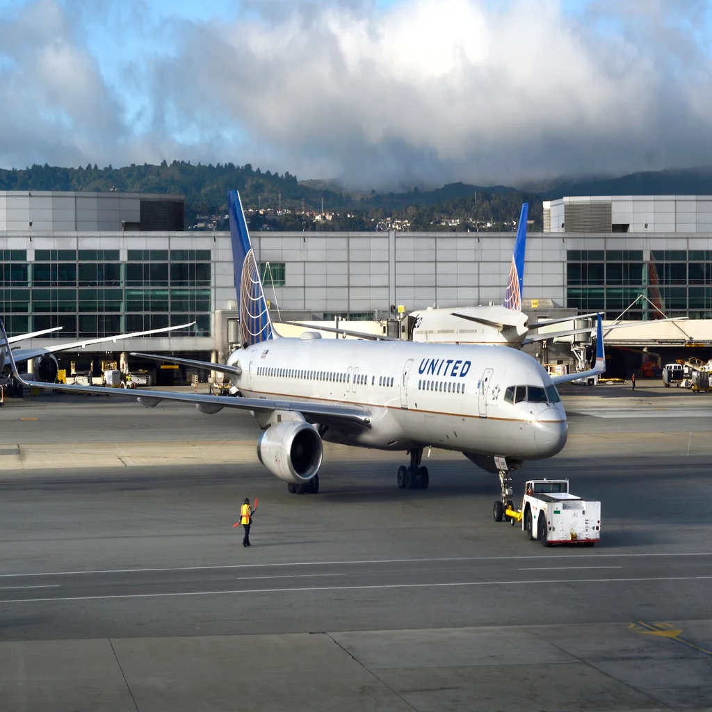 Ein Flug von United hatte nach einer Notlandung 7 Stunden Verspätung ...
