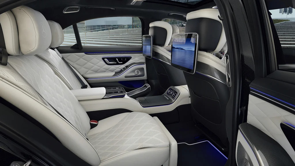 This New Mercedes-Benz Is a Tech-Enabled Office on Wheels