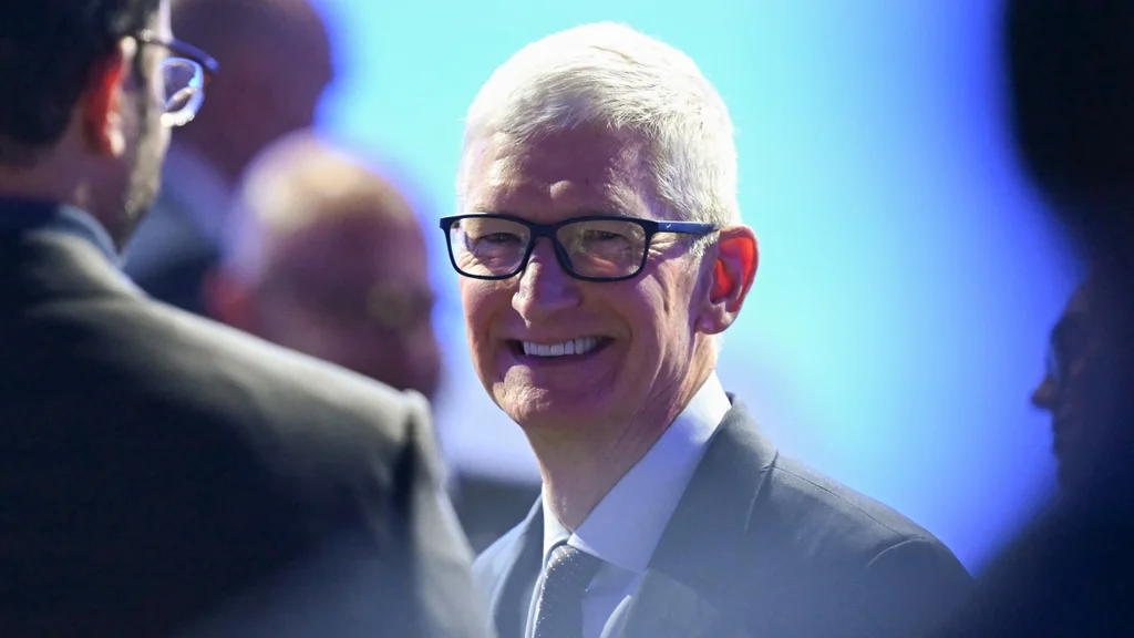 Tim Cook Didn’t Just Replace Steve Jobs—He Turned Apple Into a Shareholder ...