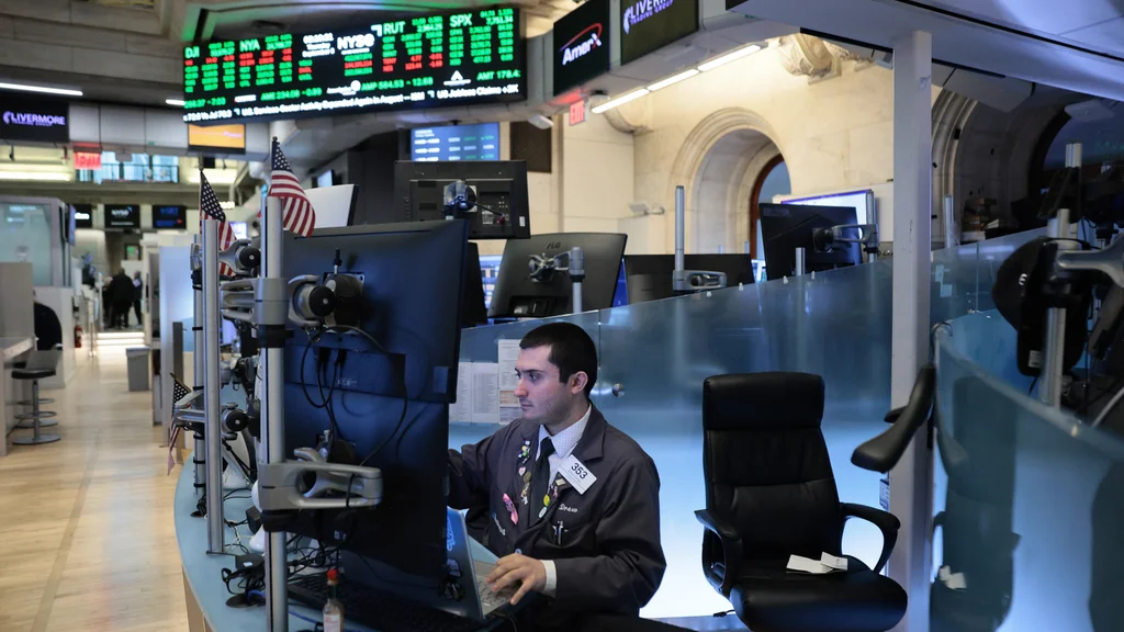 Earnings Are So Strong That Stocks Keep Getting Cheaper Around the World