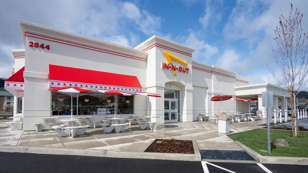 In-N-Out Does $2 Billion in Annual Sales. It Breaks 1 Rule Other Fast-Food Chain...