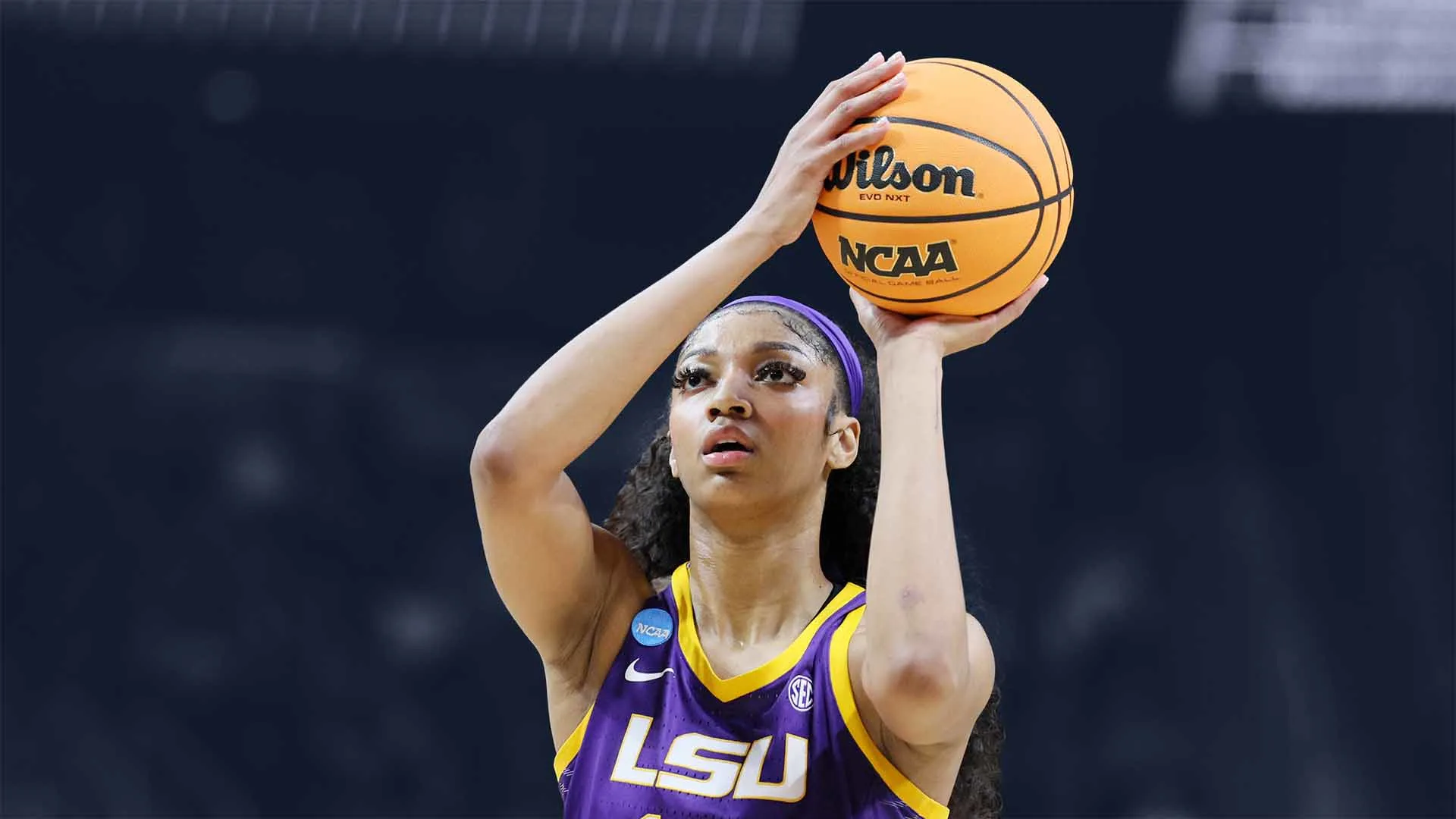 With 1 Simple Word, LSU's Angel Reese Just Taught a Brilliant Lesson in  Power