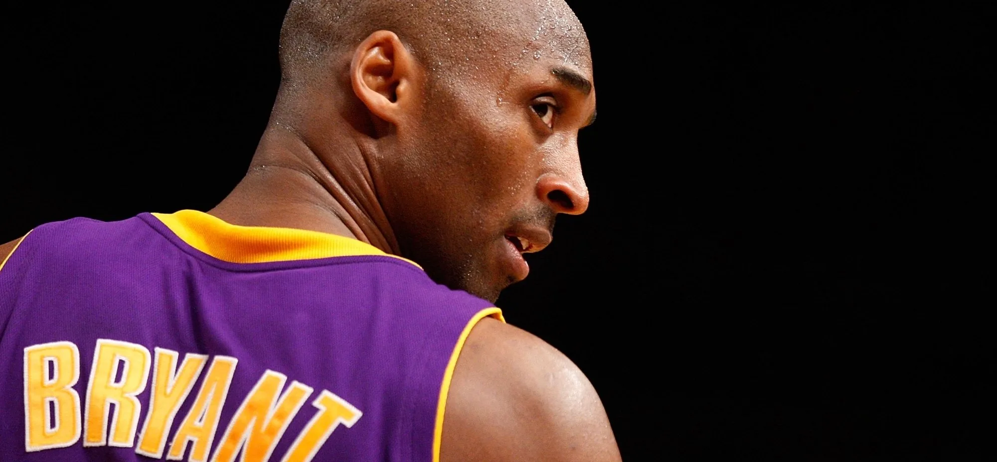 How much money does kobe bryant make outlet