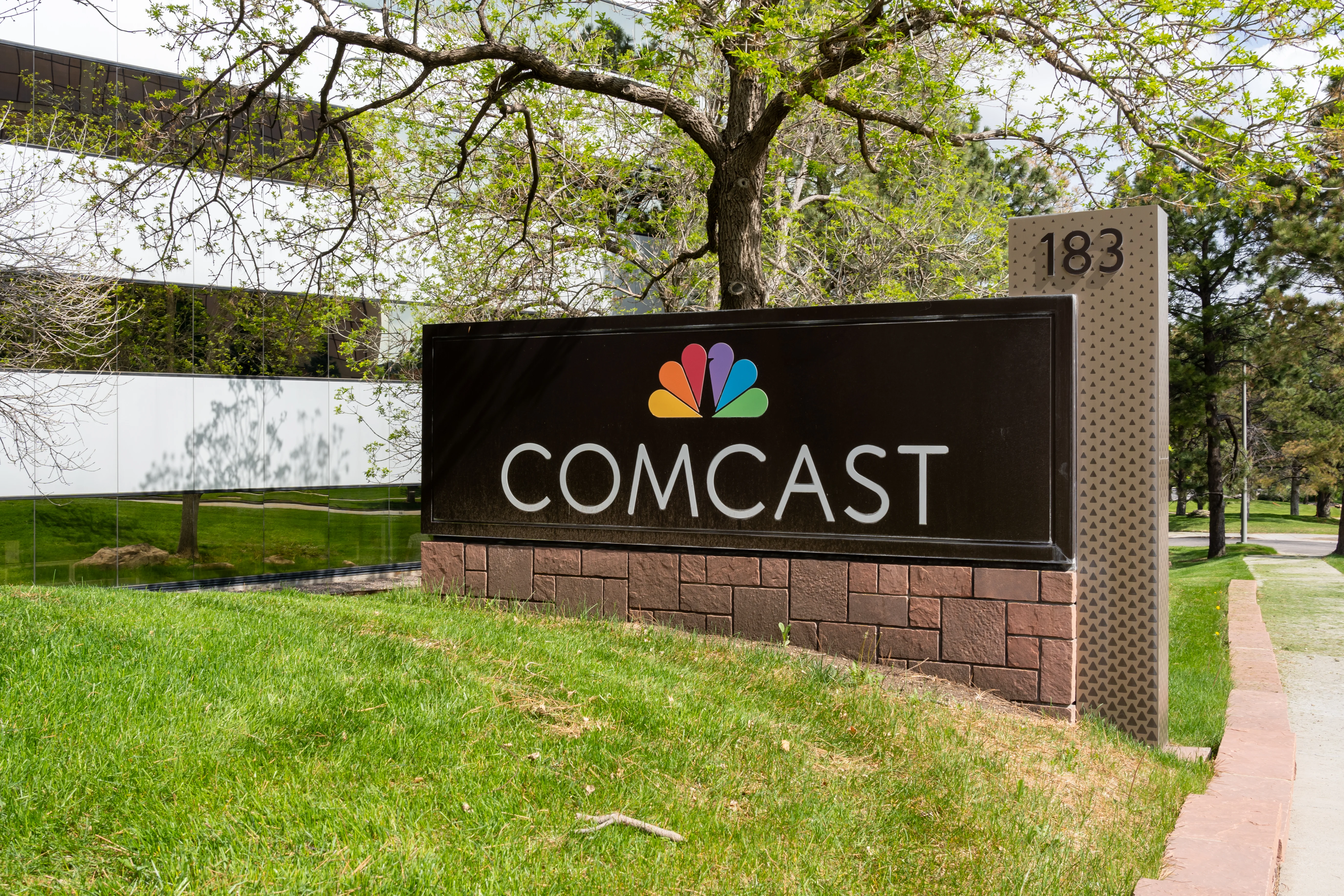 Comcast to Spin off Cable TV Networks Amid Streaming Rise