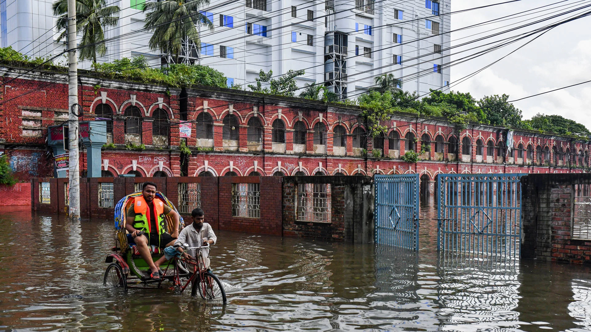 Financing the Fight Against Global Warming Falls to Multilateral Banks