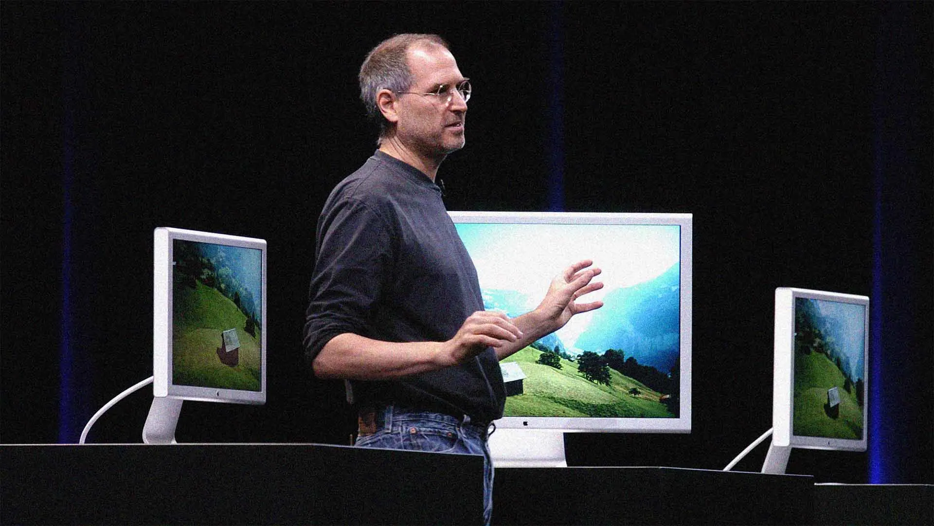 Why Everyone Should Deliver a Presentation Like Steve Jobs