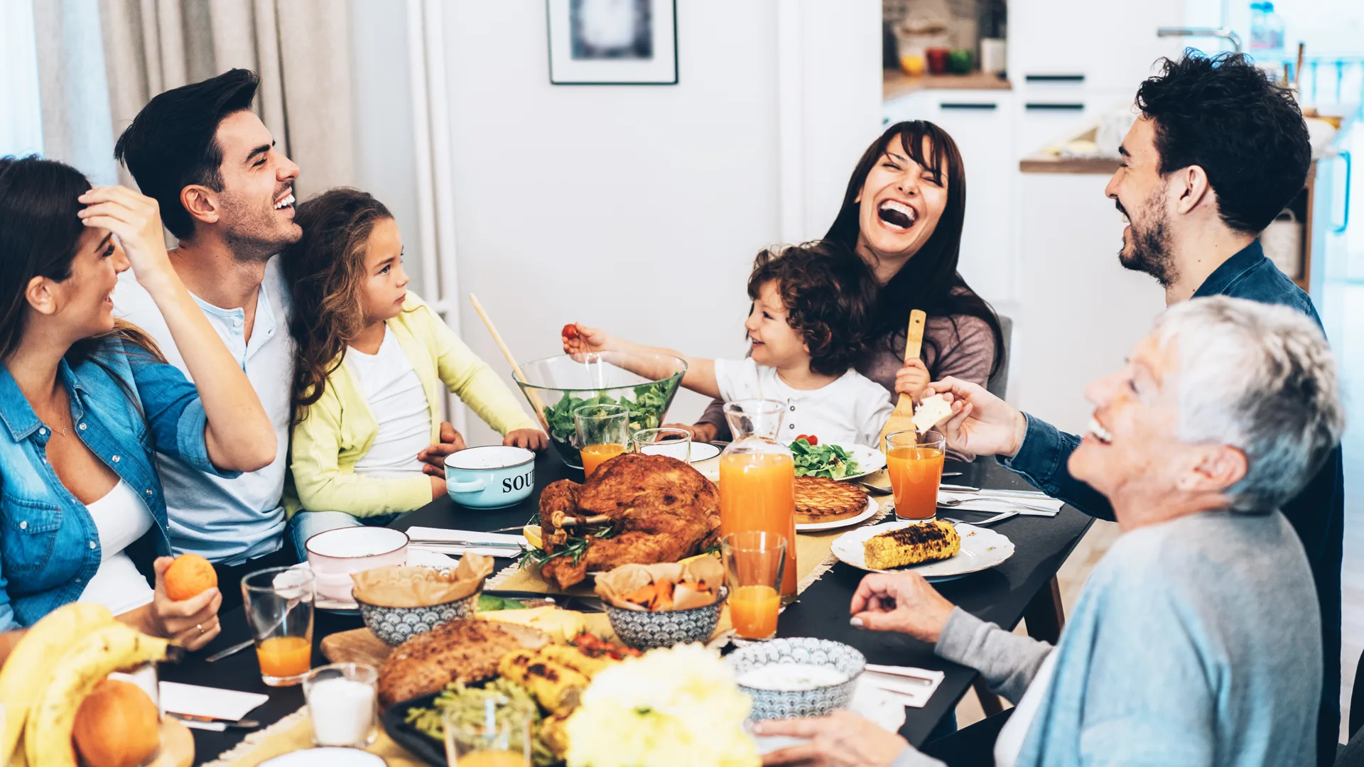 Neuroscience Says We Wildly Underestimate How Meaningful Thanksgiving Memories Will Be