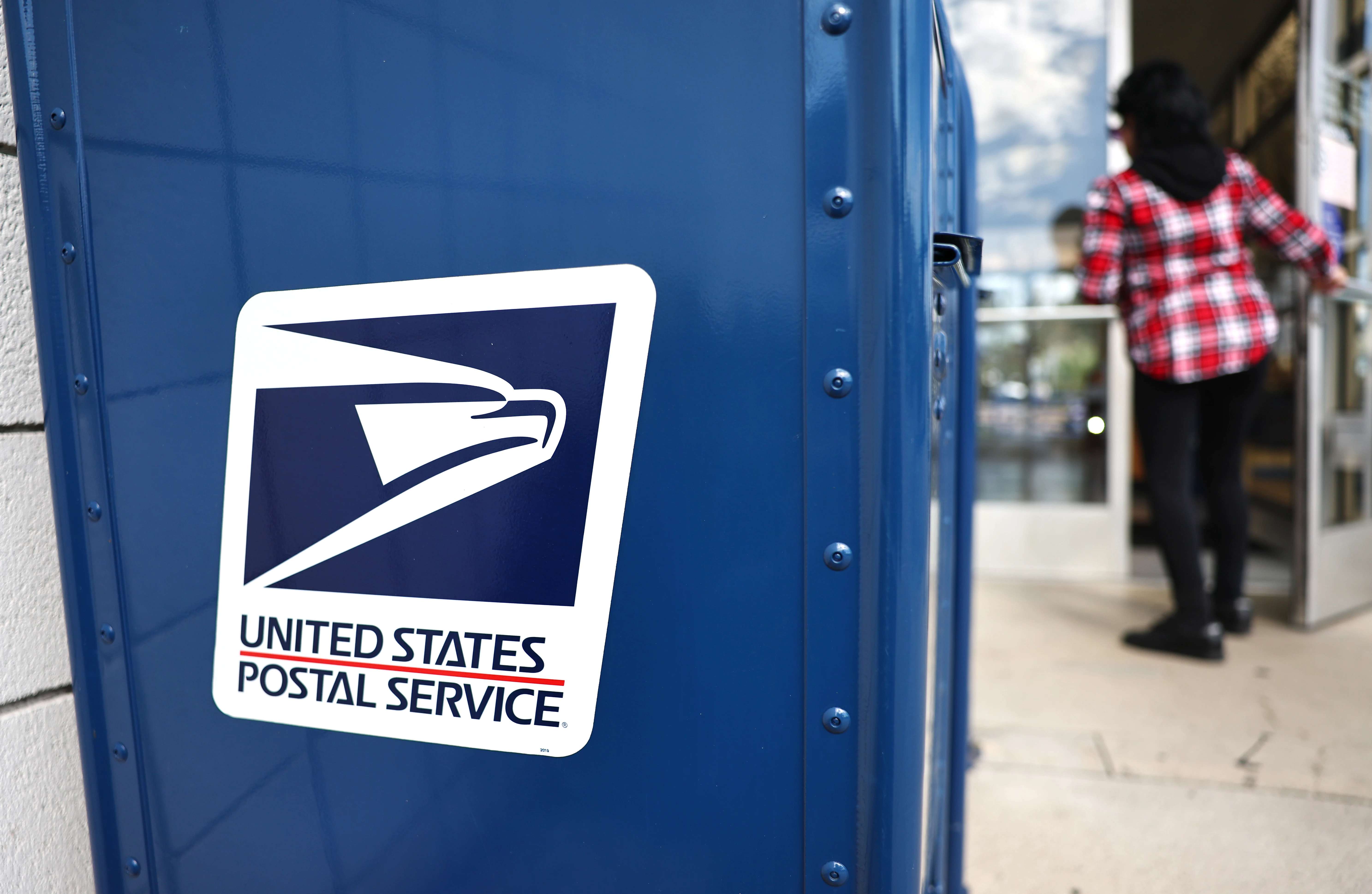 Trump Interested in Privatizing U.S. Postal Service