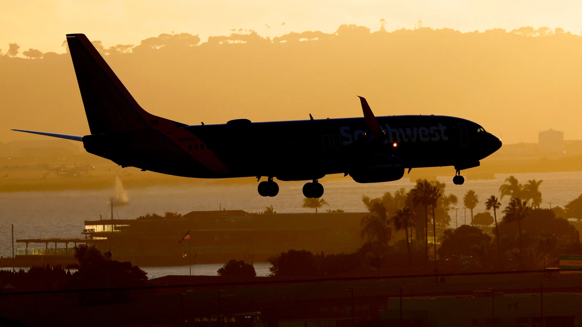 Global Airlines Too Slow to Switch to Green Jet Fuel, Study Says