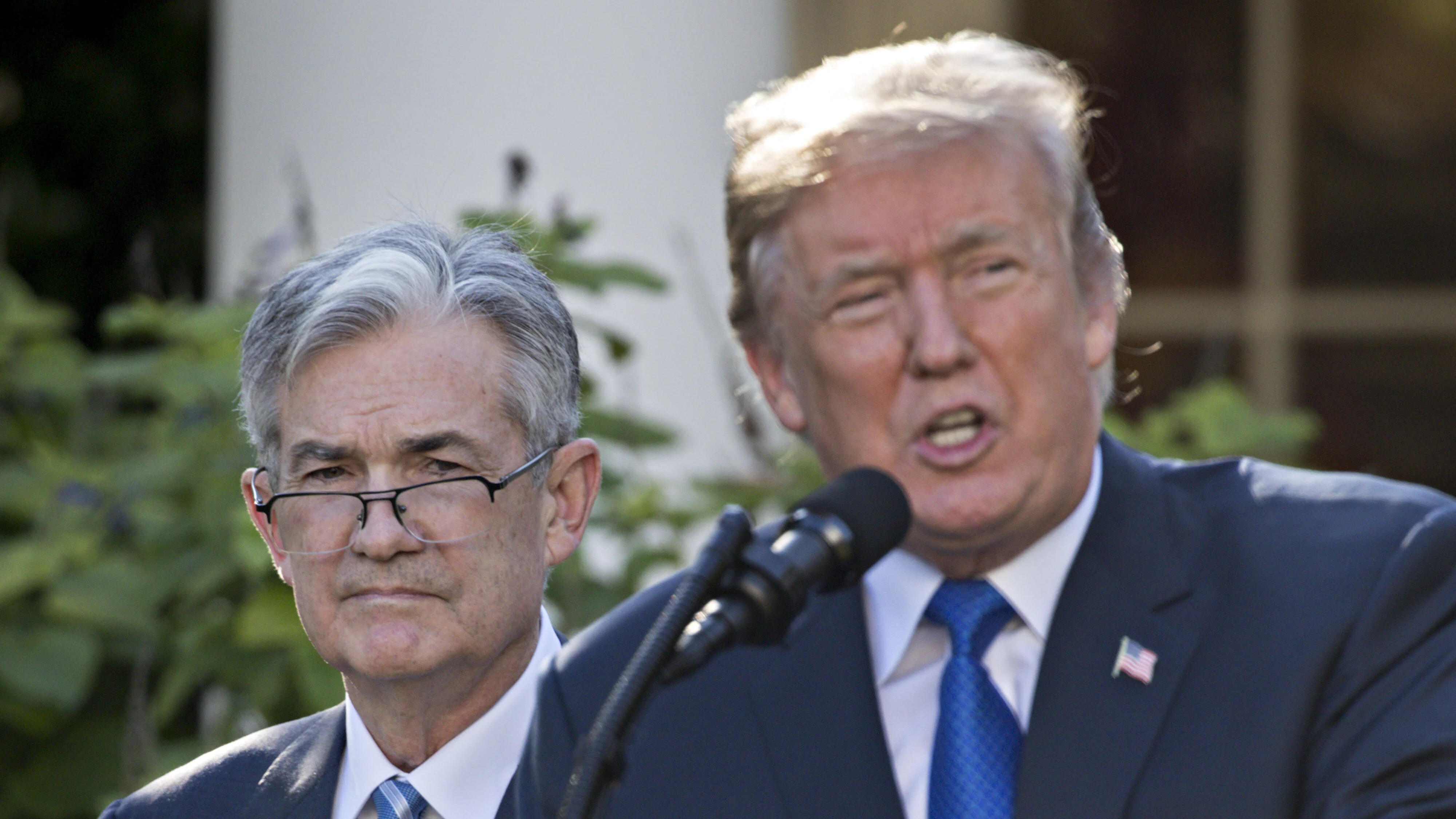 The U.S. Economy Is Stuck in a Showdown Between Trump and the Federal Reserve