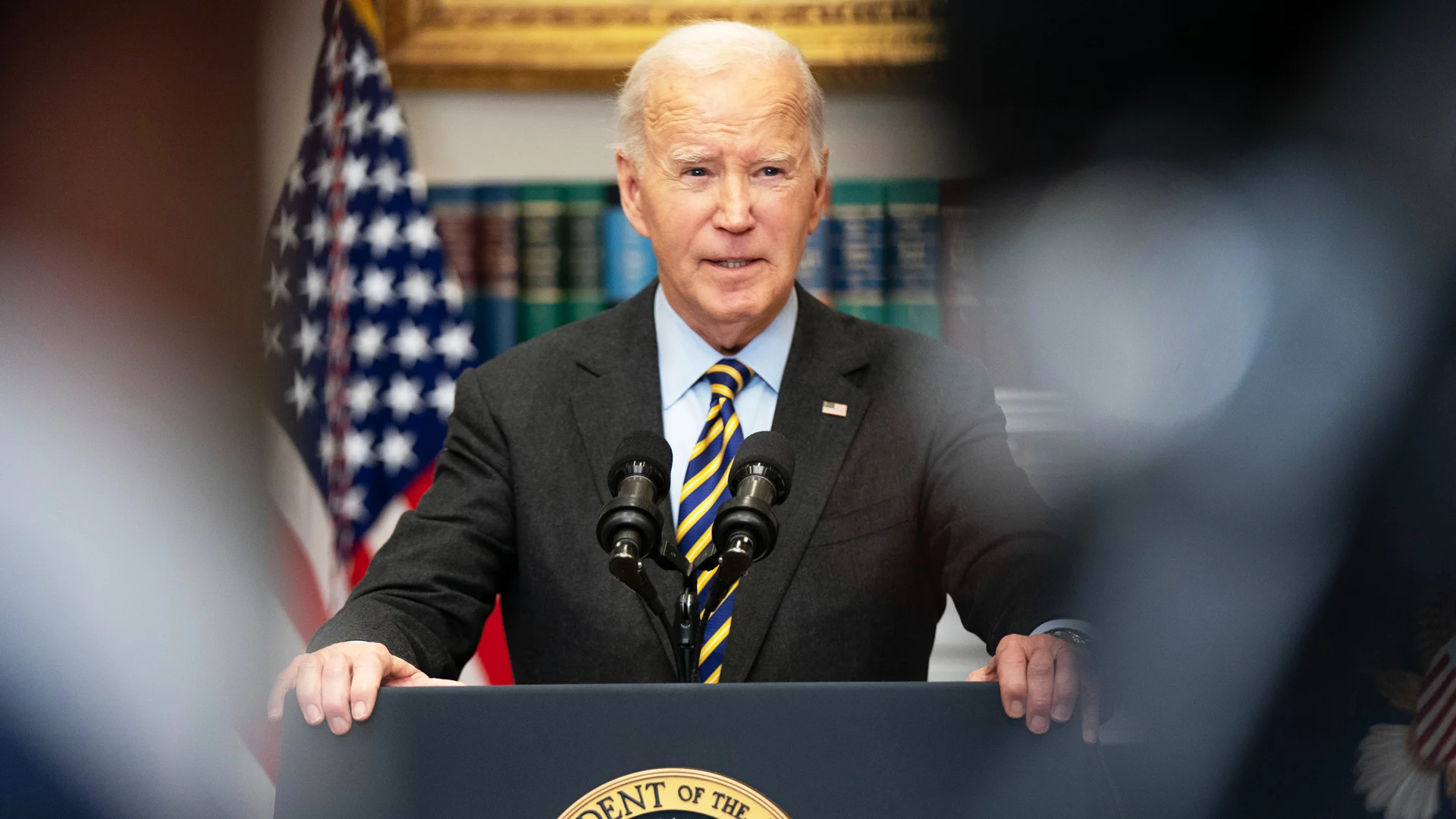 Biden Administration Makes Last-Ditch Effort to Curb AI Chip Exports