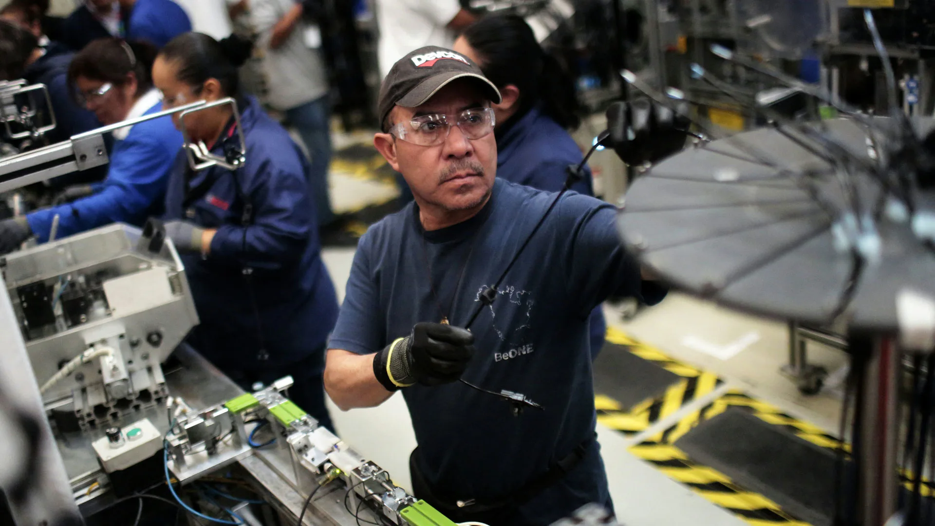 Under Shadow of Planned Tariffs, Auto Suppliers Rethink Production Plans