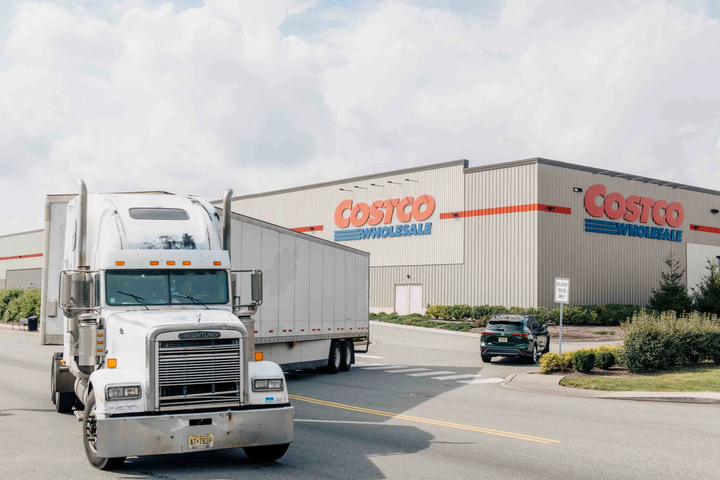 Costco, Teamsters Avoid Strike With Tentative Agreement