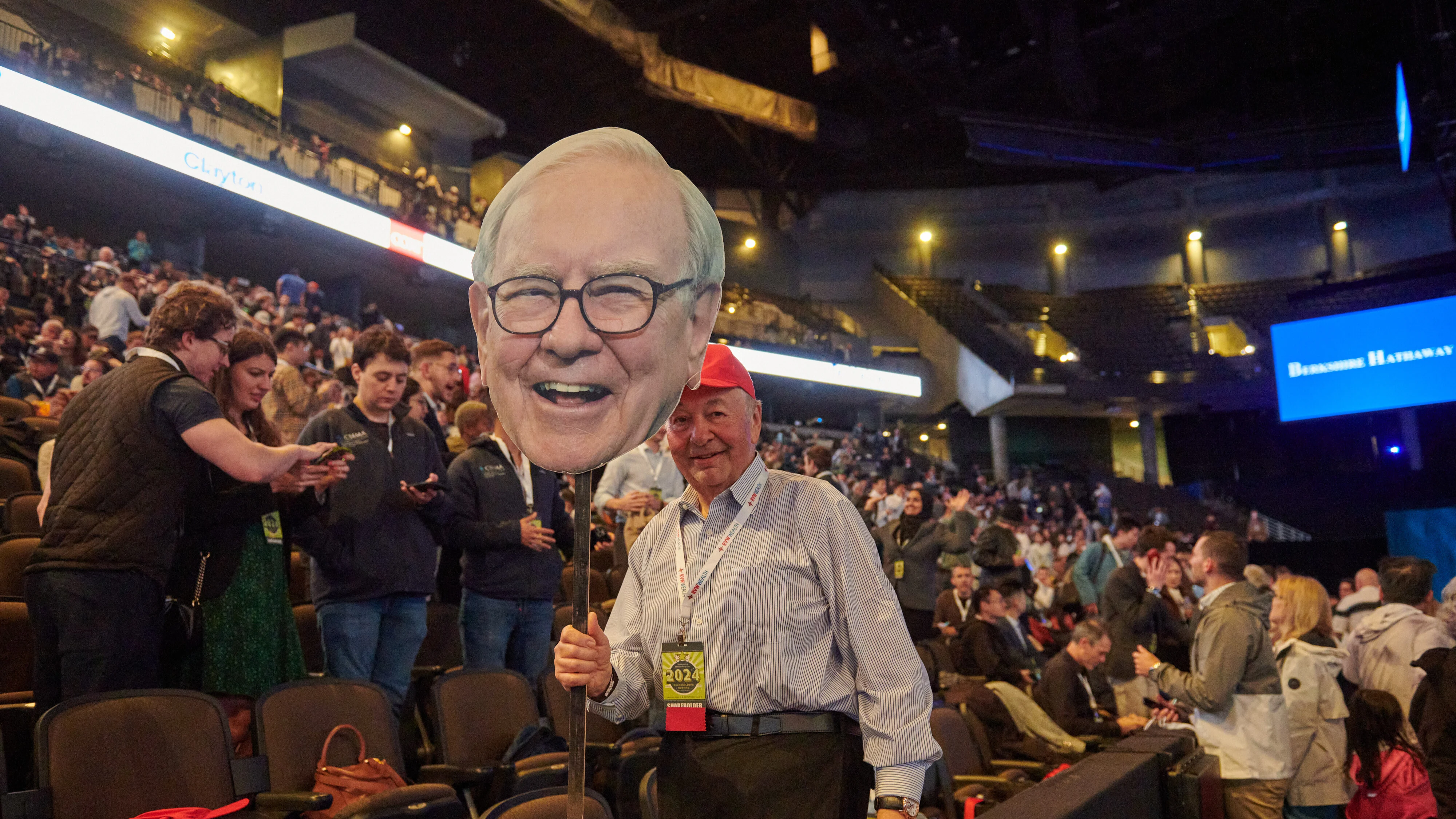 Unpacking Warren Buffett’s Wisdom for Shareholders