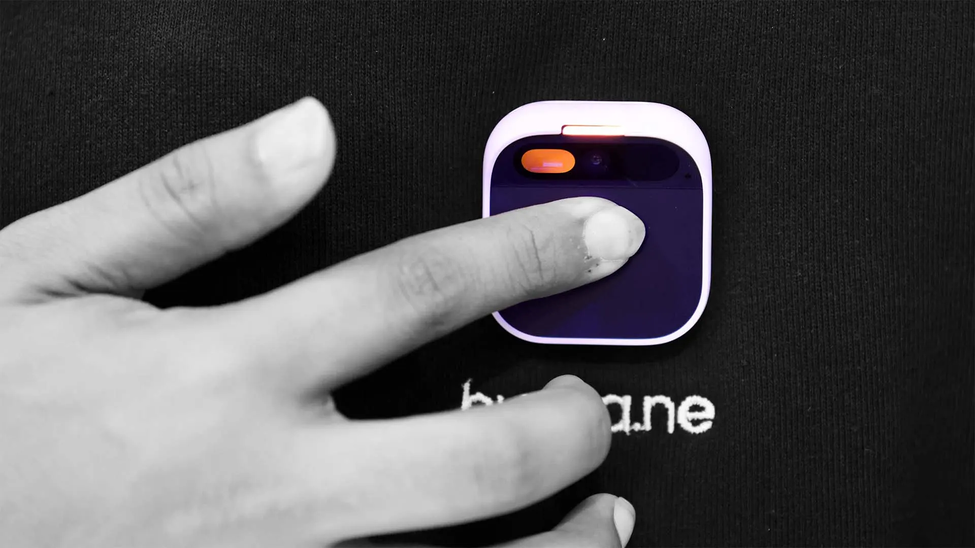 AI Startup Humane to Wind Down Wearable Pin Business