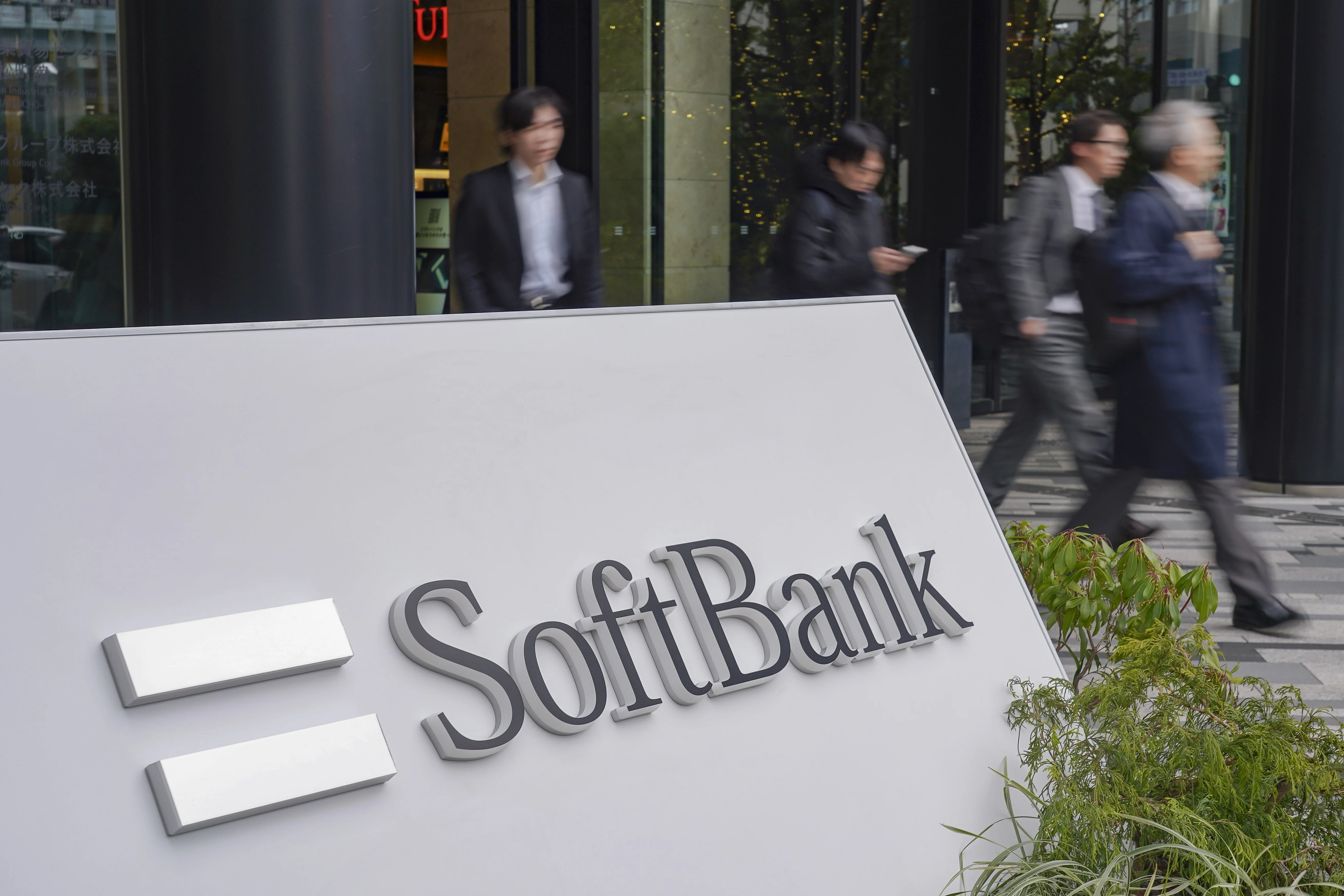 SoftBank Considers Borrowing $16 Billion to Fund AI