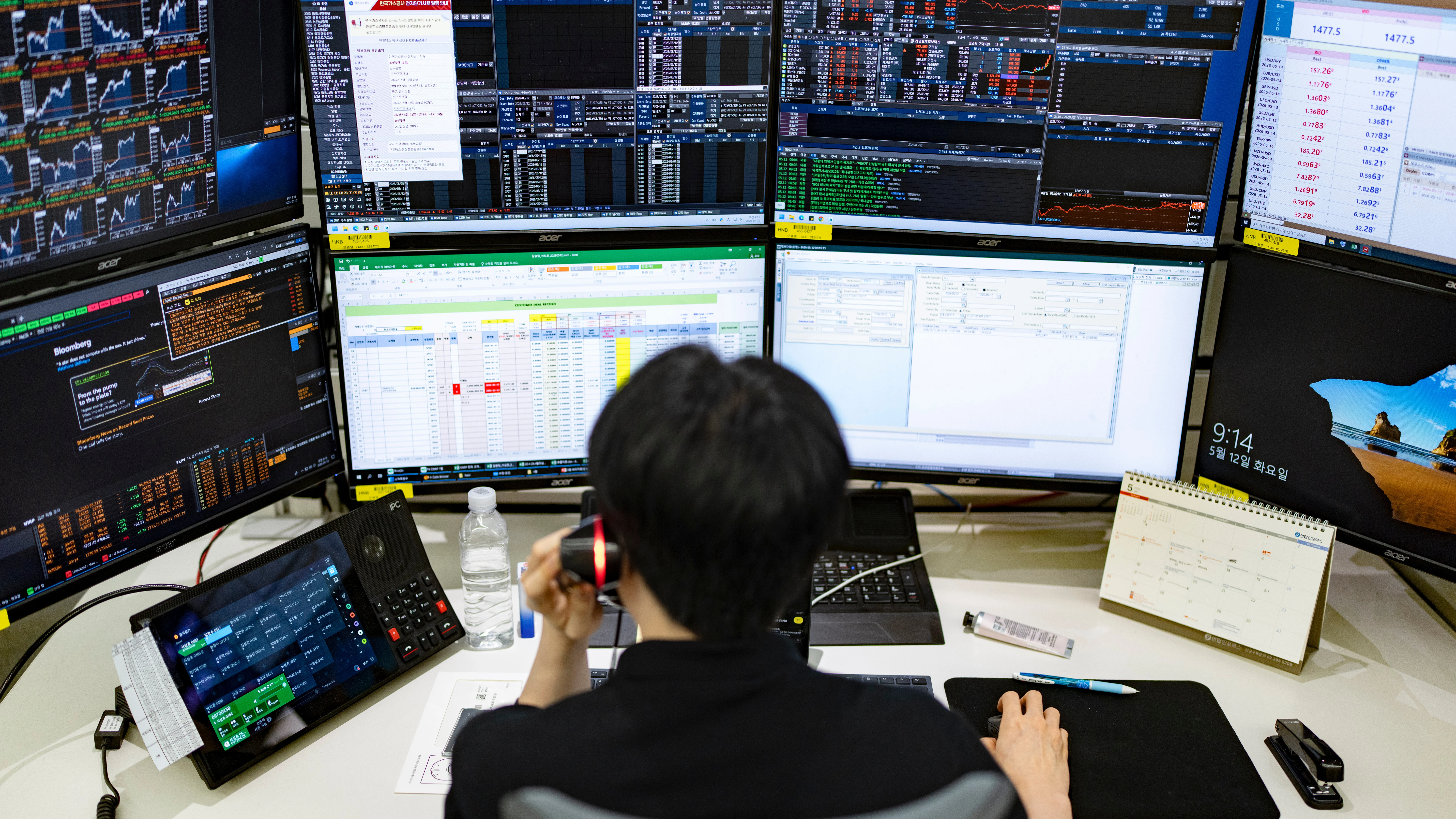The Entire AI Boom Hinges on 1 Country—and a Looming Interest Rate Decision Could Threaten It All