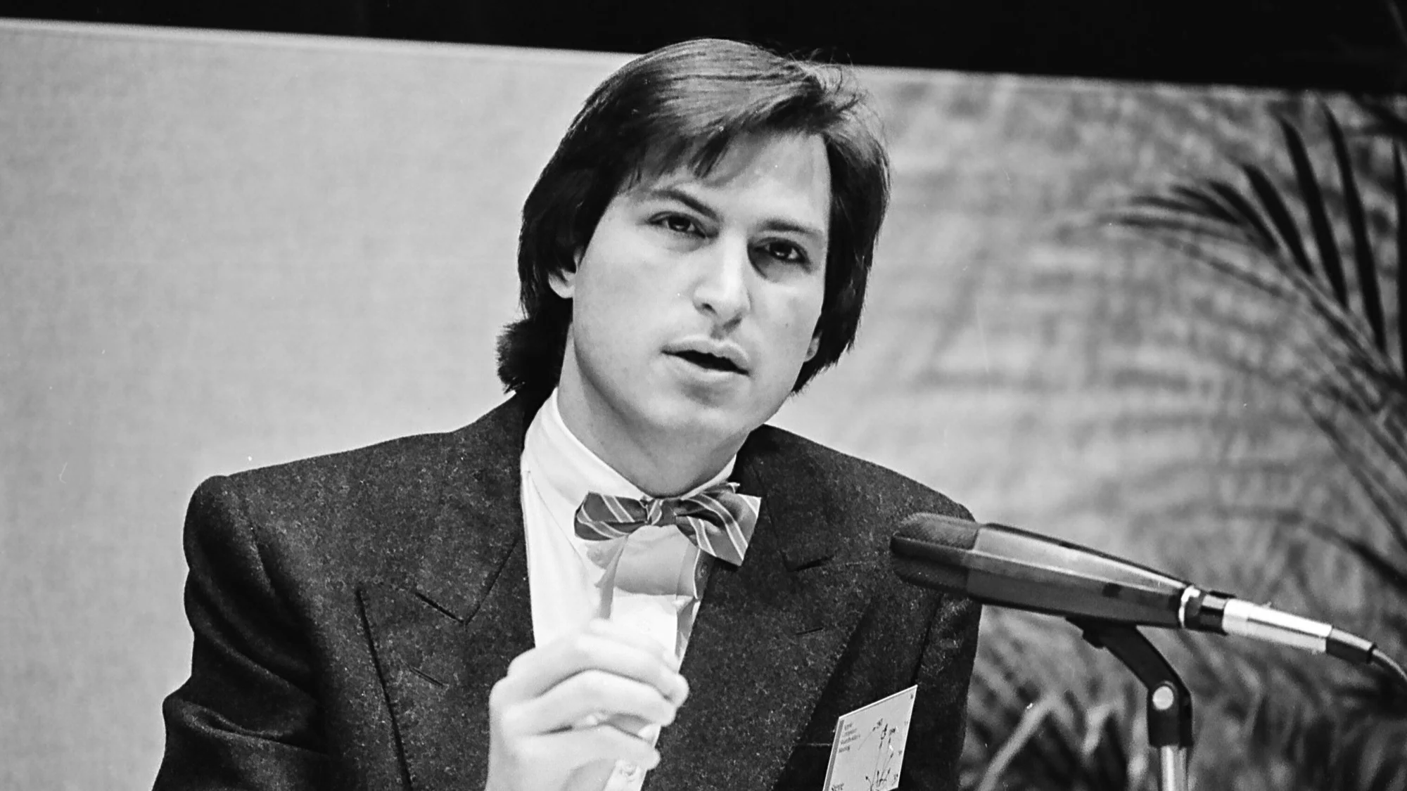 4 Negotiation Tactics Steve Jobs Used When He Had Almost No Leverage