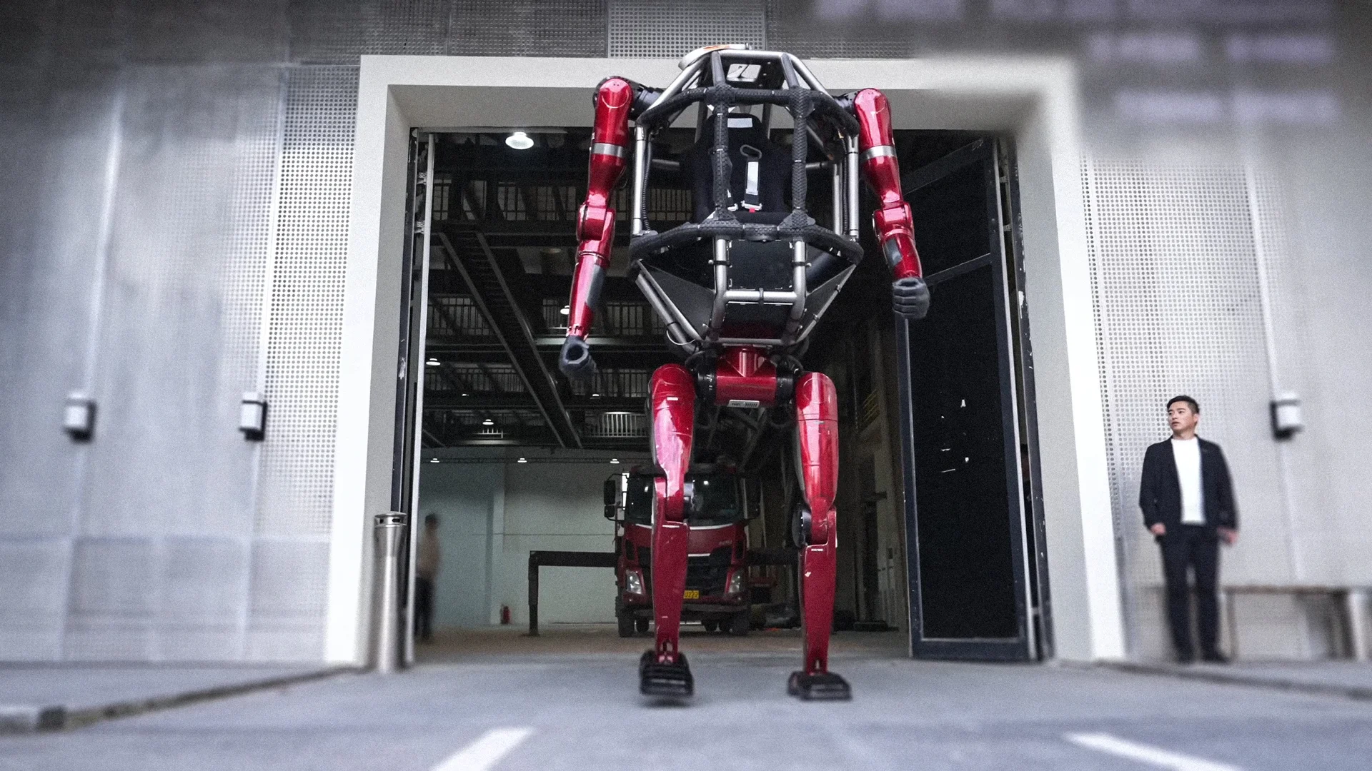 This Chinese ‘Mecha’ Robot Just Smashed a Wall in One Punch. The Real Story Is Bigger