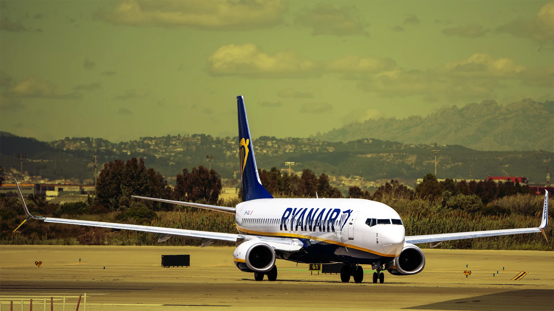 Why Ryanair CFO Warns of Post-Summer ‘Armageddon’ for Weak Airlines—But Says It’ll Keep Fares Flat