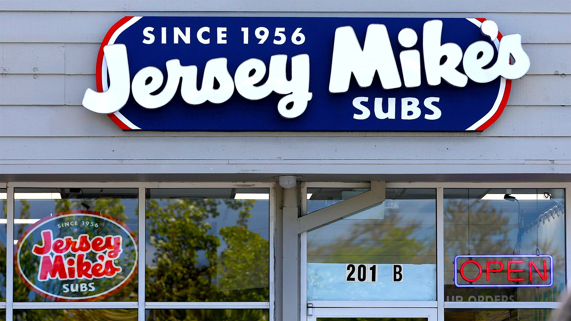 As Other Sandwich Chains Struggle, Jersey Mike’s Makes a Major IPO Move