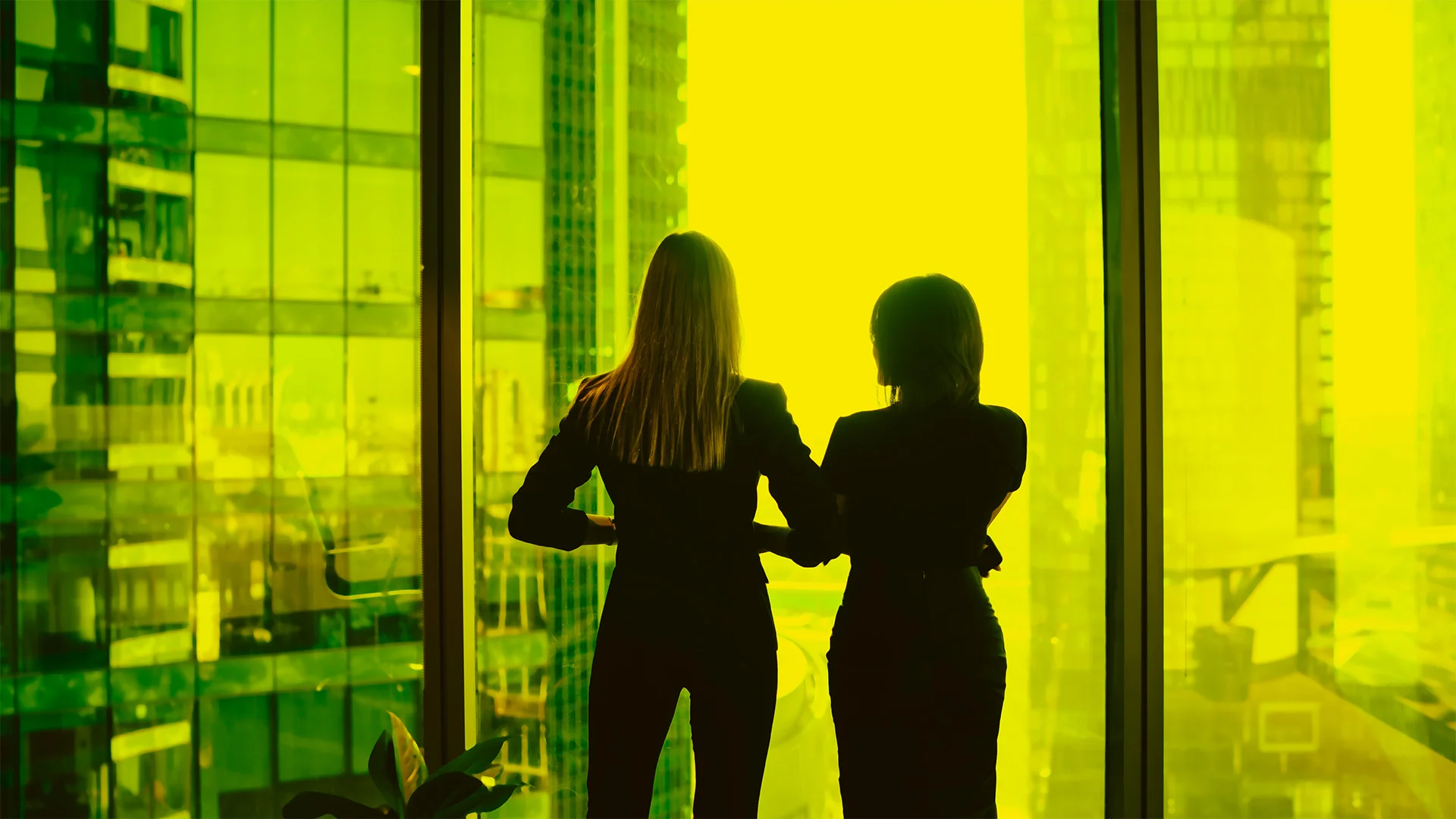 Women Investors Outperform Men Due to 2 Key Traits