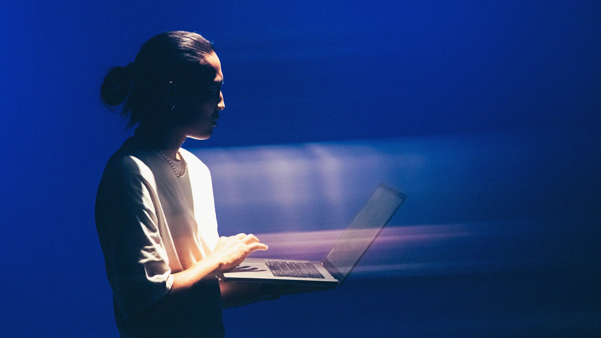 A New Harvard Study Reveals Why Some Young Workers Turn AI Into Results—and Others Don’t