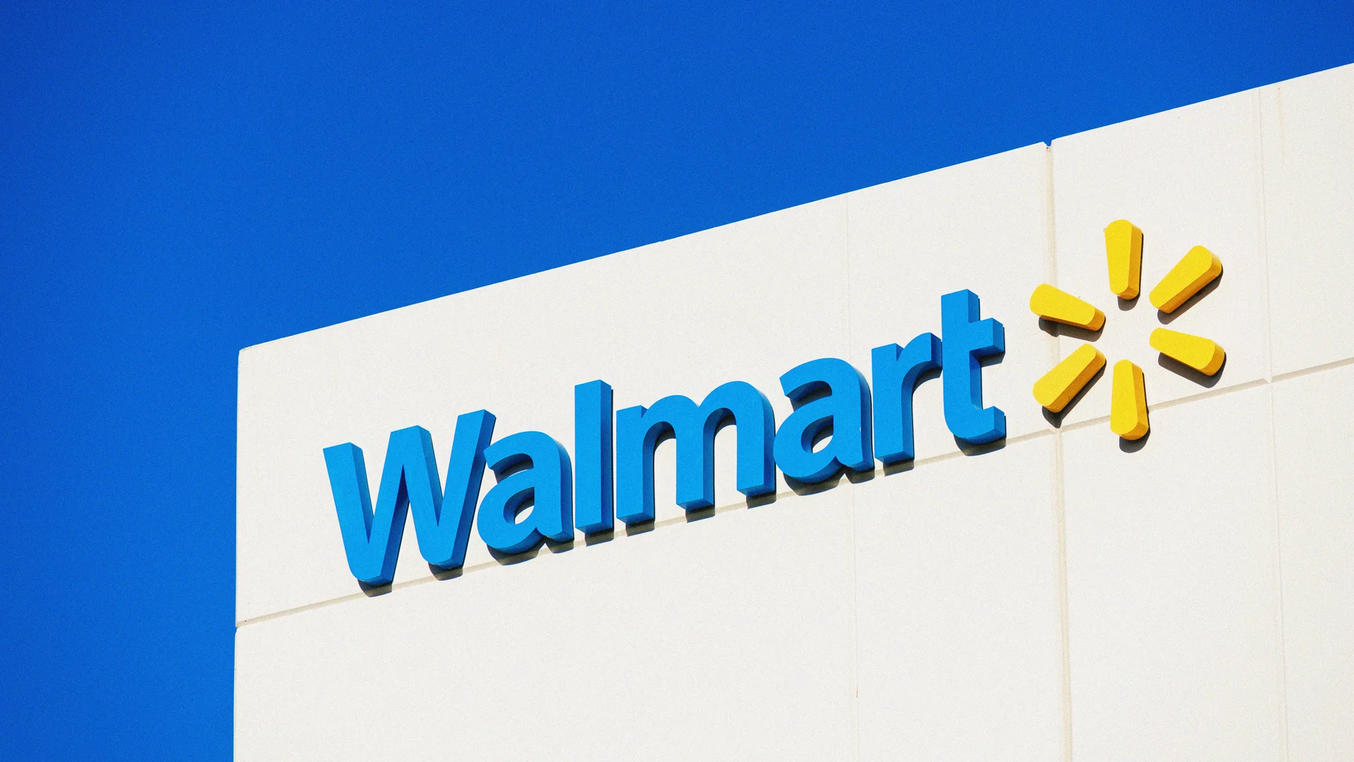Walmart’s Gains Are Coming From Wealthier Shoppers. That Says More Than Retail Sales