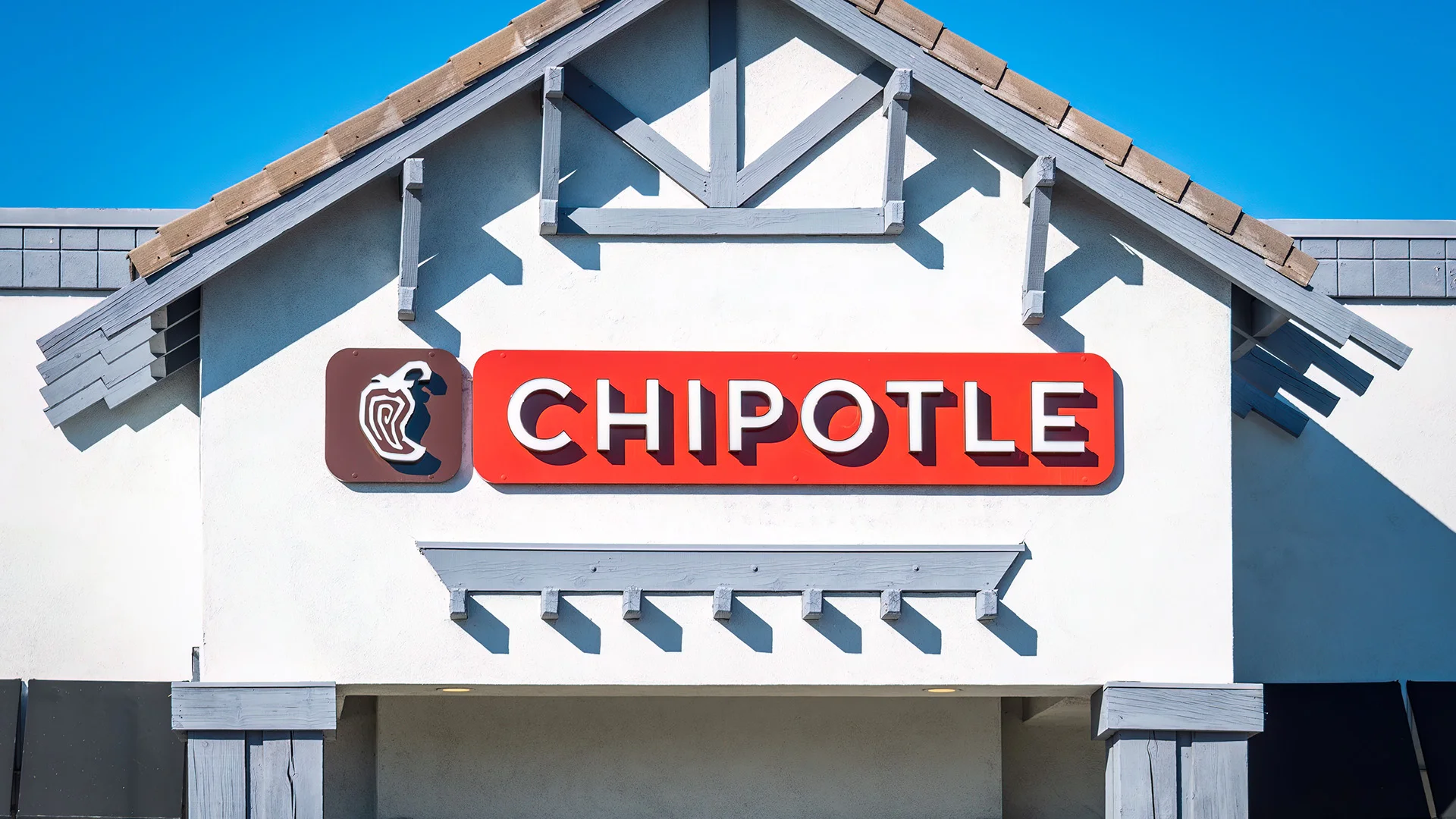 Fast-Food Chains Are Cutting Management Roles. Chipotle Is Expanding 1 Across the Country