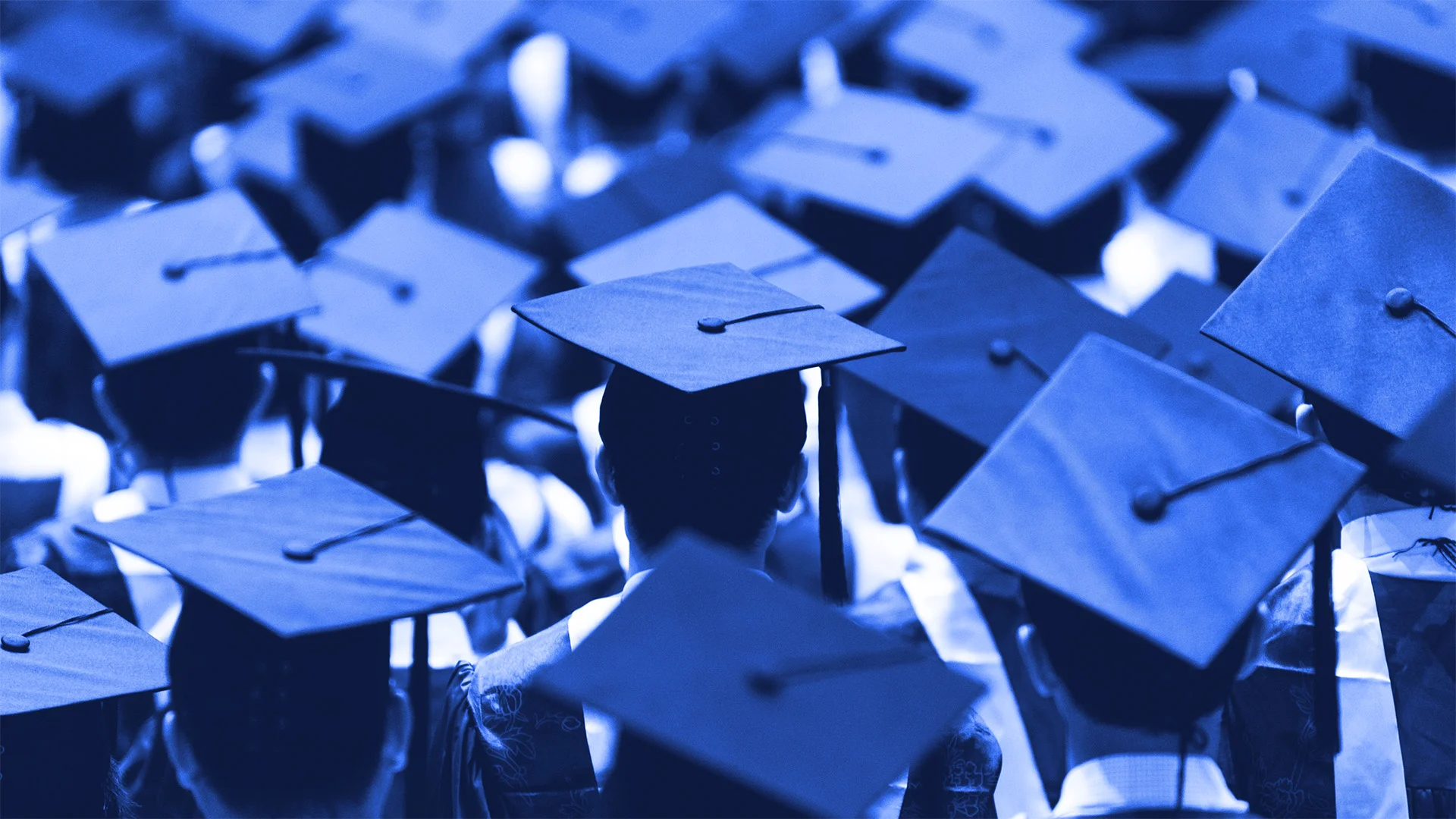 Nearly 1 in 3 College Students Are Changing Careers Over AI. Should They?