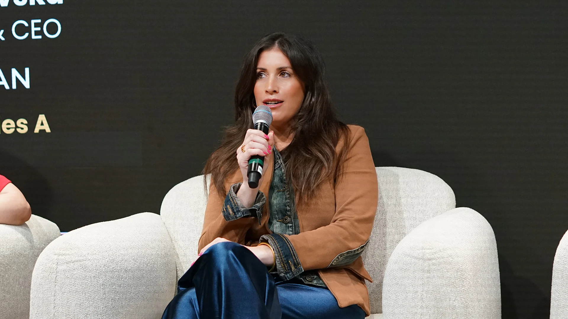 A Founder Channeled Her Cat in an Investor Meeting. Within 10 Minutes, She Got Her First Yes