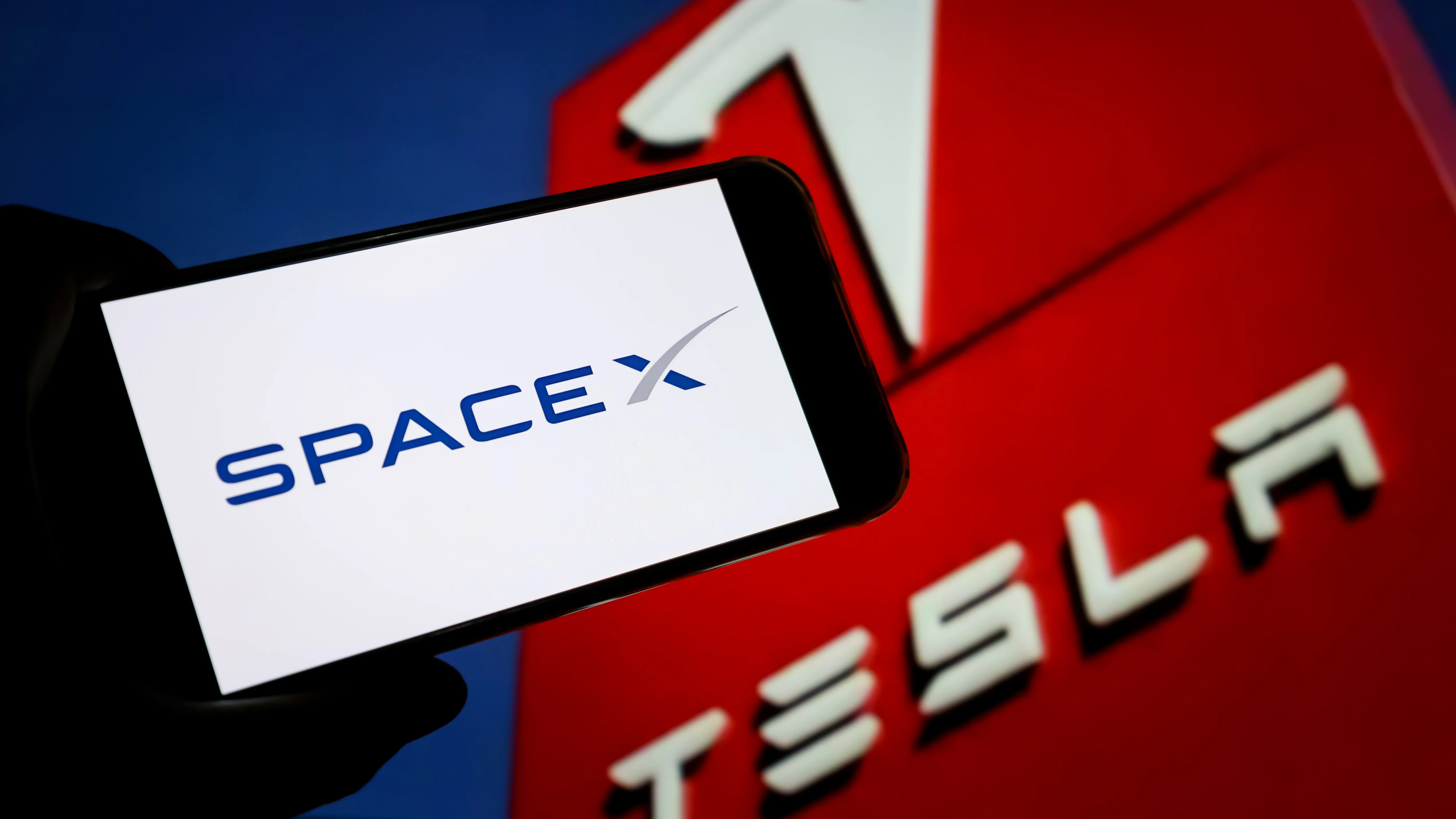 Tesla and SpaceX Are Trading Like a Merger Is Coming